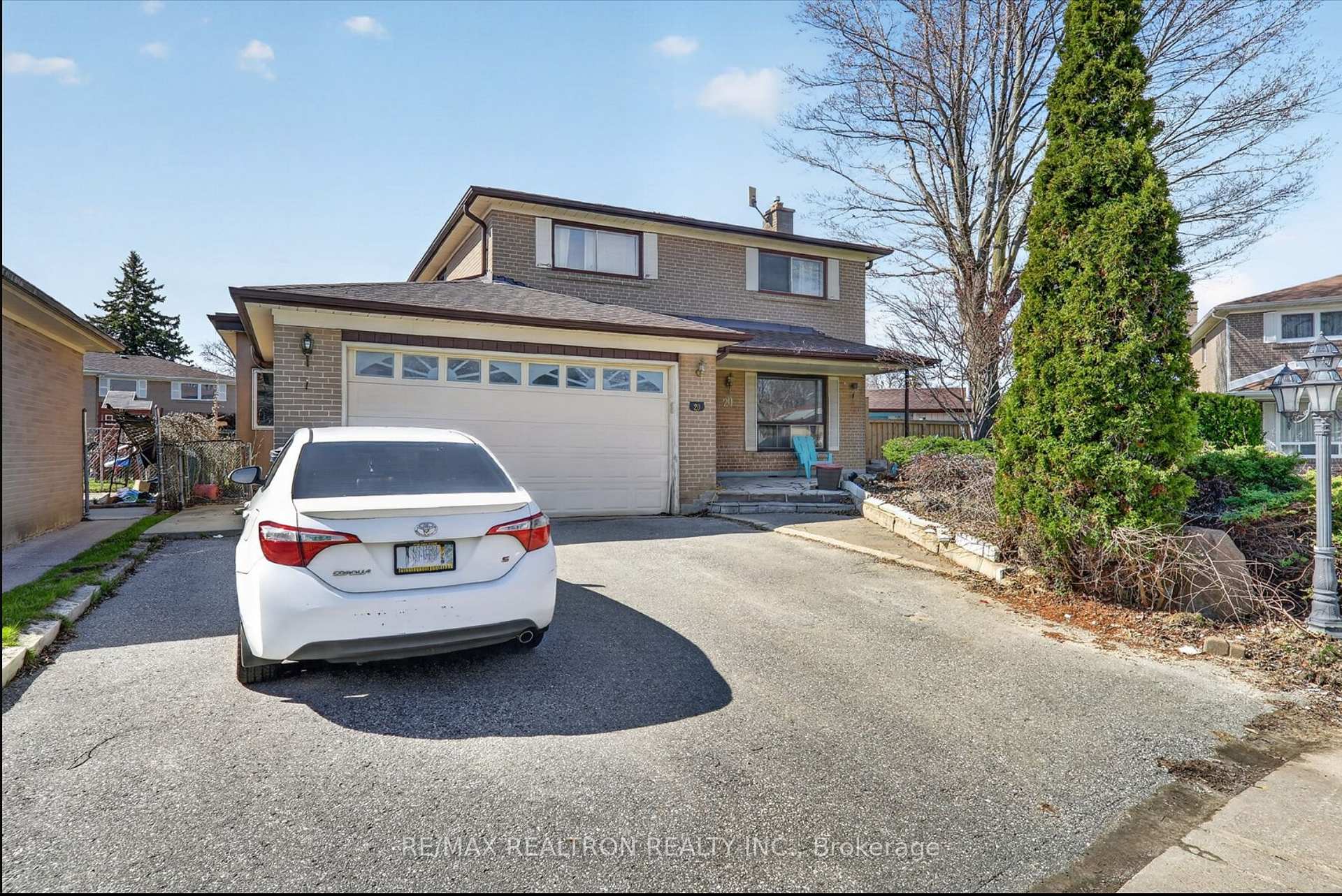 20 Ivy Green Crescent, Toronto E09 — photo 2 of 5