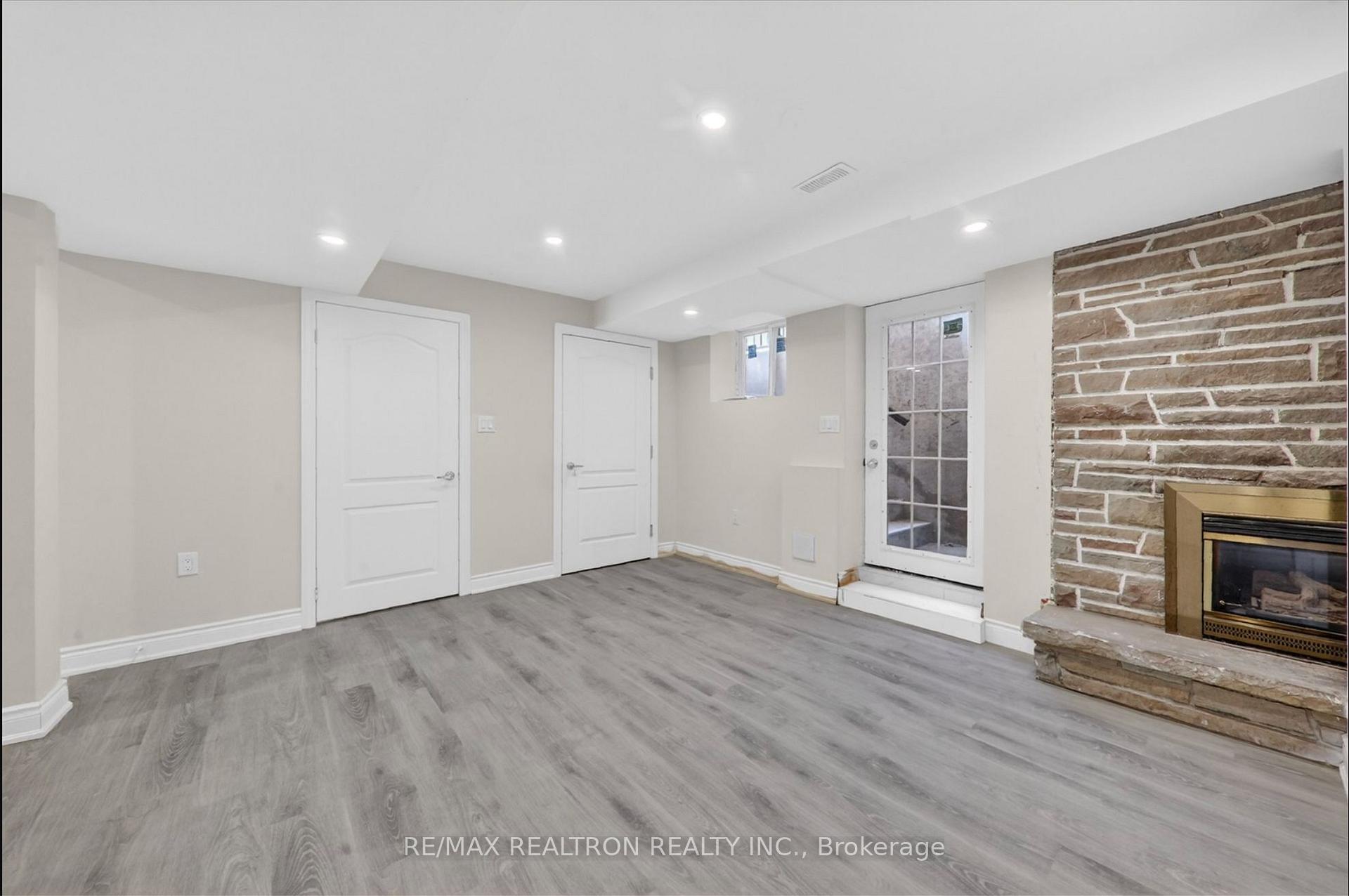 20 Ivy Green Crescent, Toronto E09 — photo 5 of 5