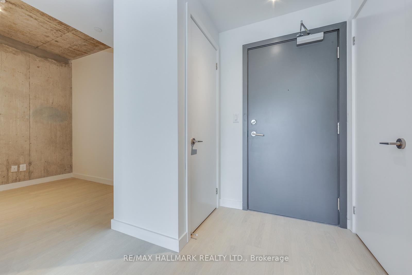 246 Logan Avenue 419, Toronto E01 — photo 3 of 5