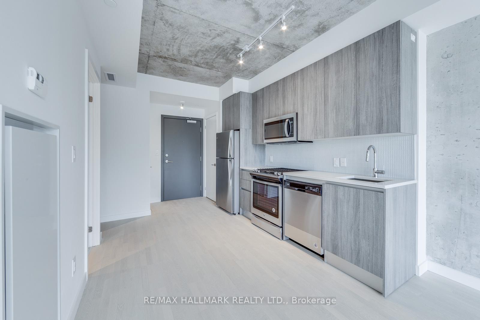 246 Logan Avenue 419, Toronto E01 — photo 5 of 5