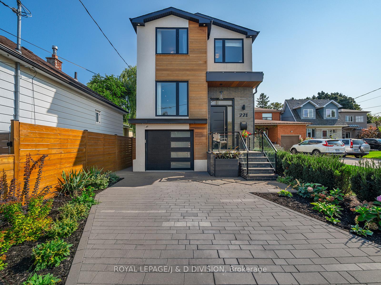 221 Virginia Avenue, Toronto E03 — photo 2 of 5
