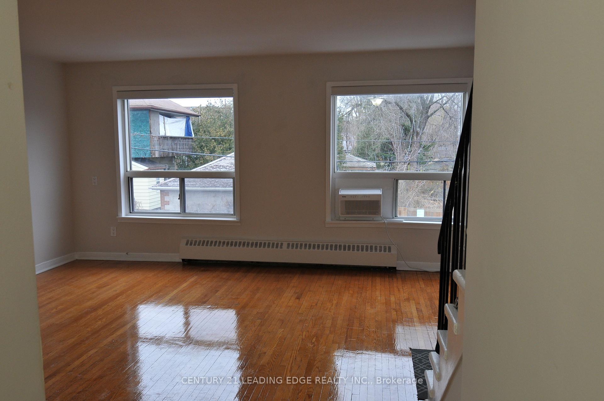 1013 Pape Avenue A, Toronto E03 — photo 4 of 5