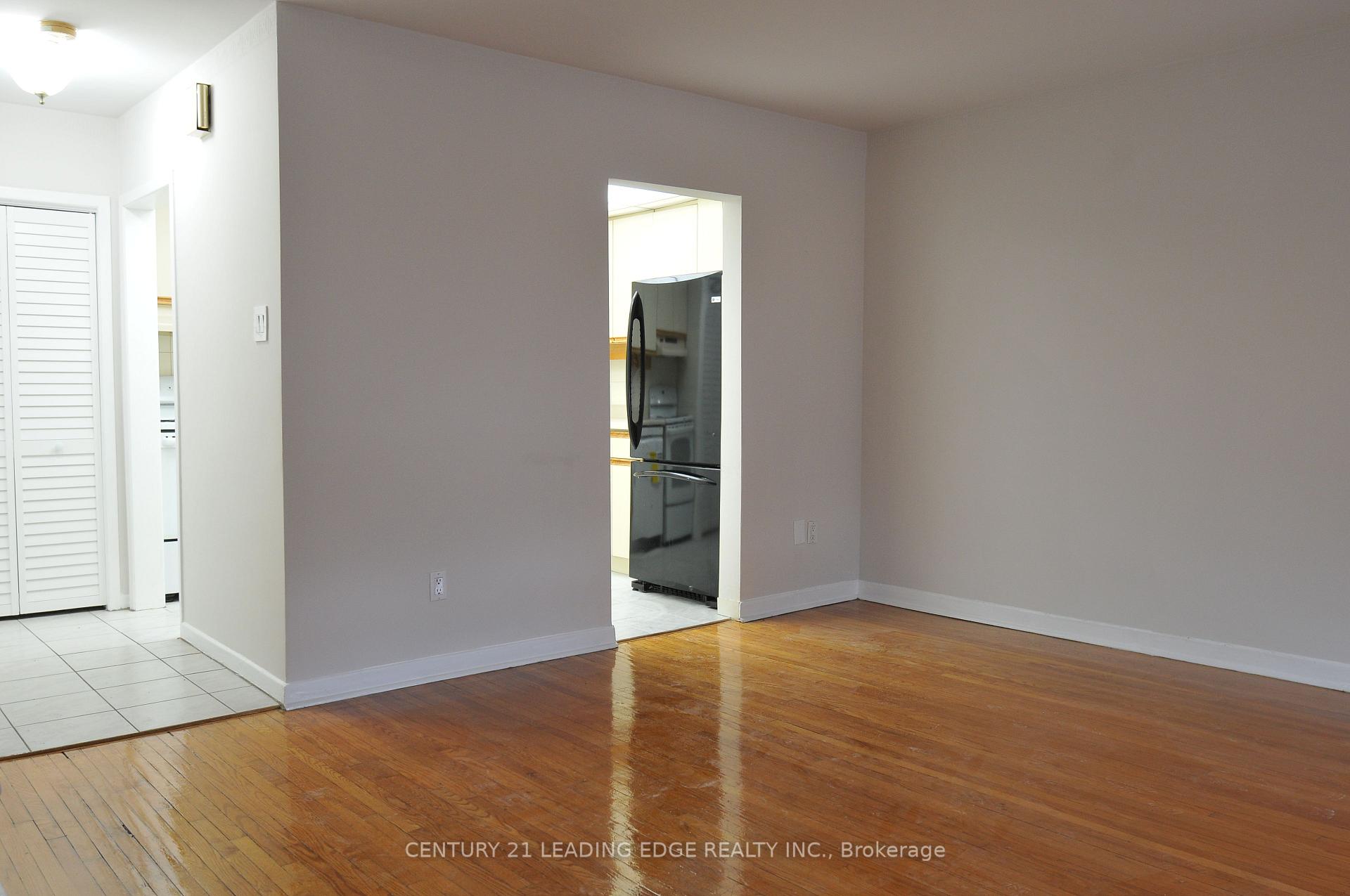 1013 Pape Avenue A, Toronto E03 — photo 5 of 5