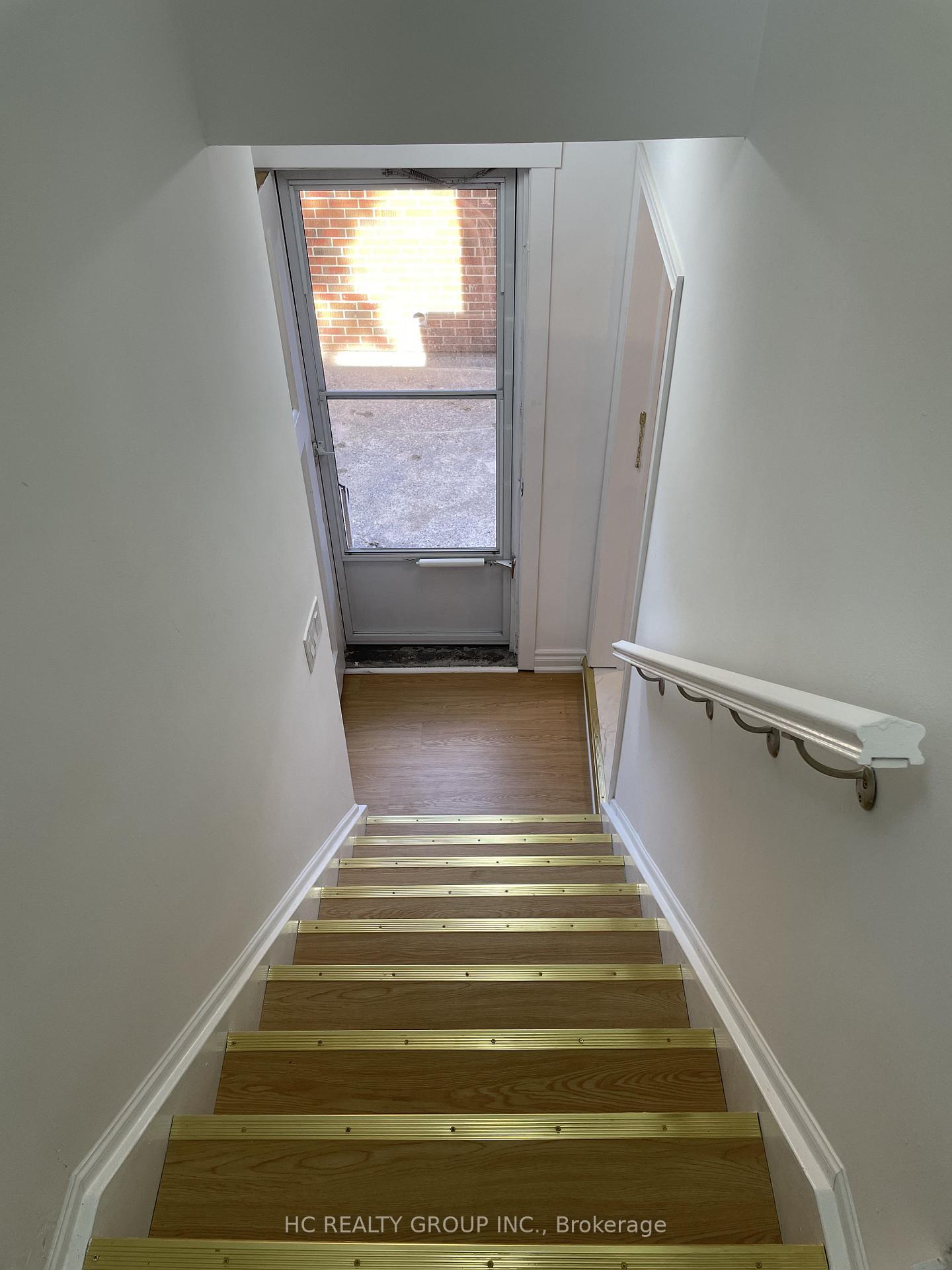 48 Torrens Avenue Upper, Toronto E03 — photo 3 of 5