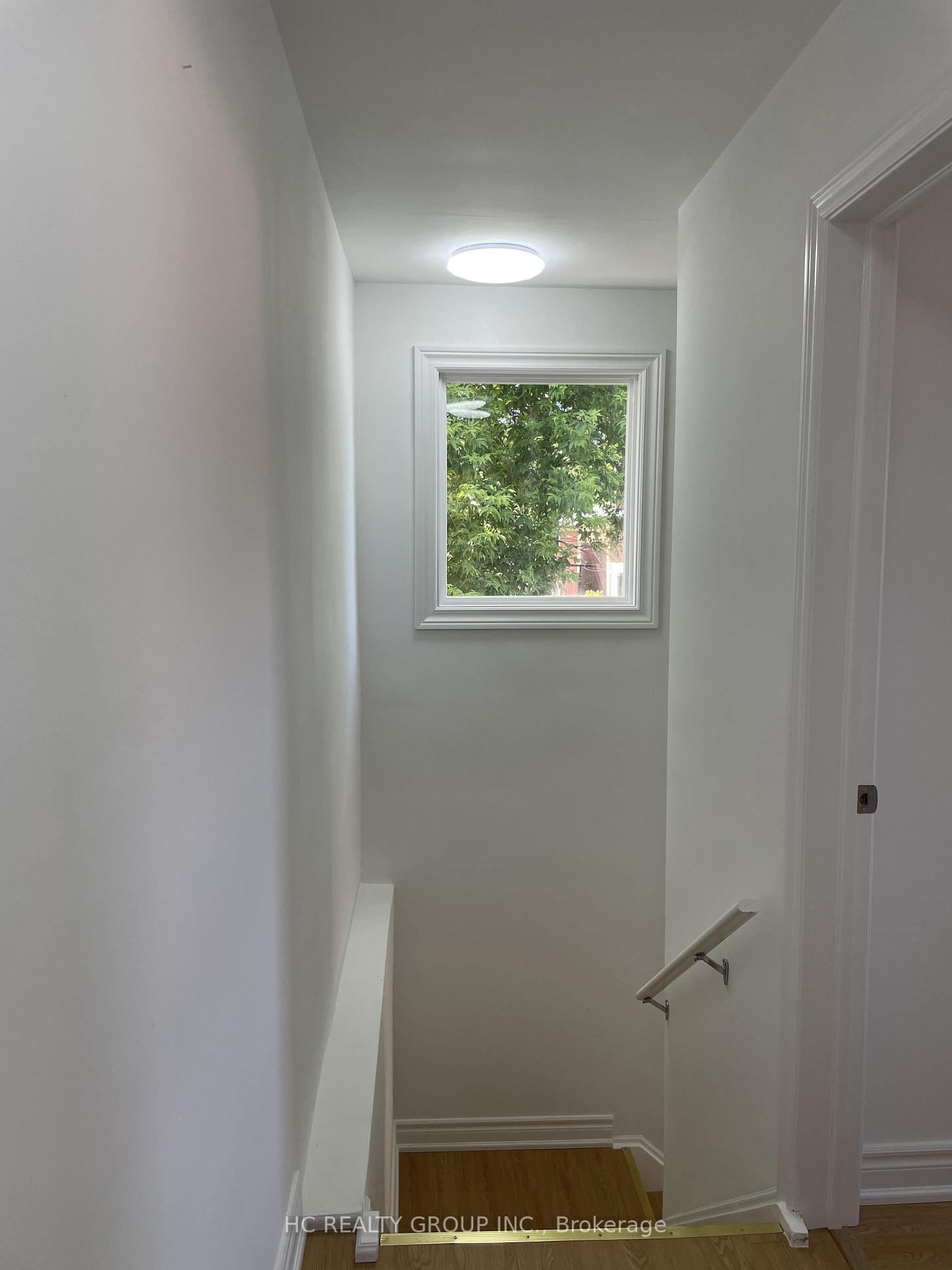 48 Torrens Avenue Upper, Toronto E03 — photo 5 of 5