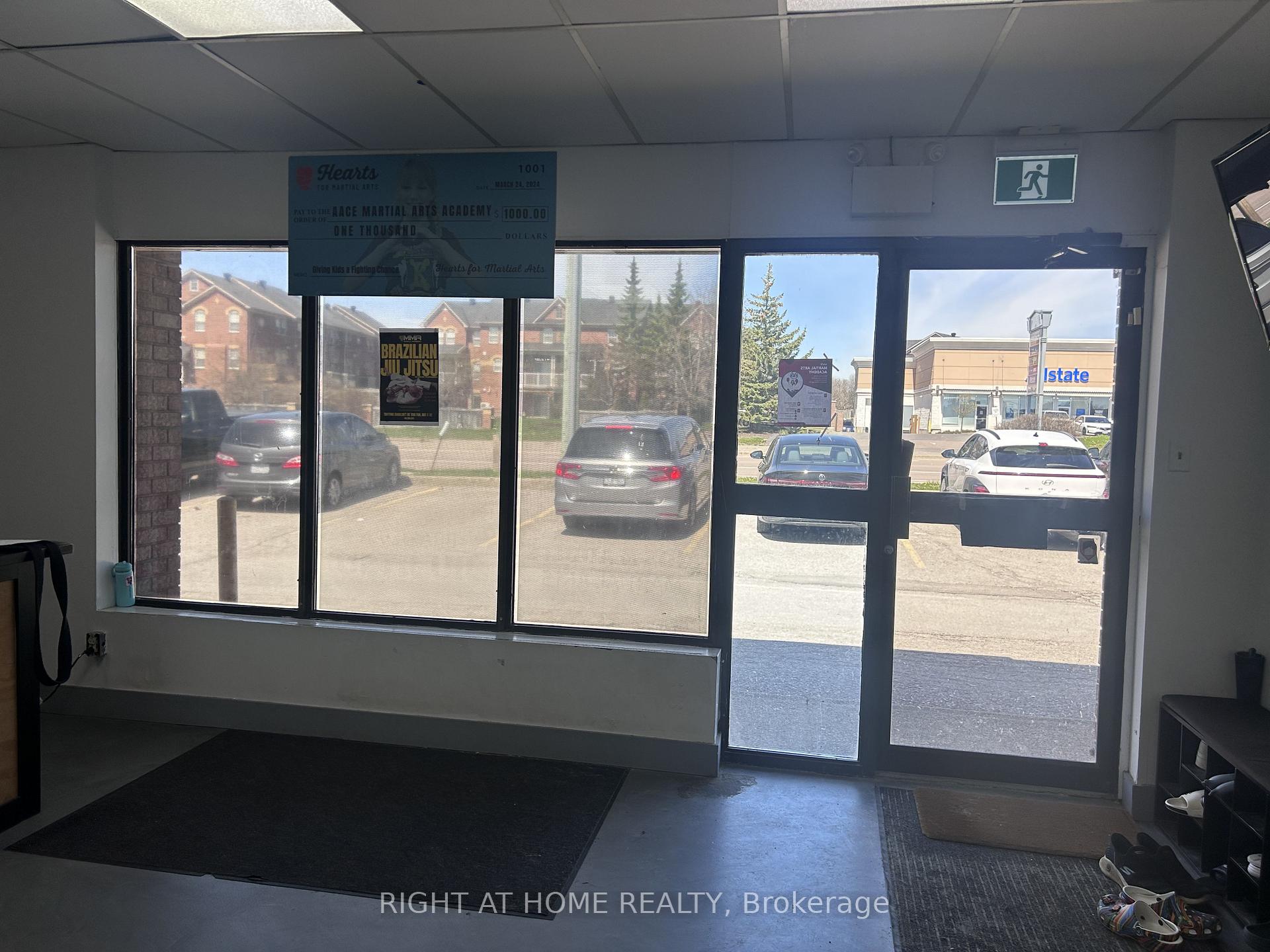 619 Kingston Road, Pickering — photo 3 of 5
