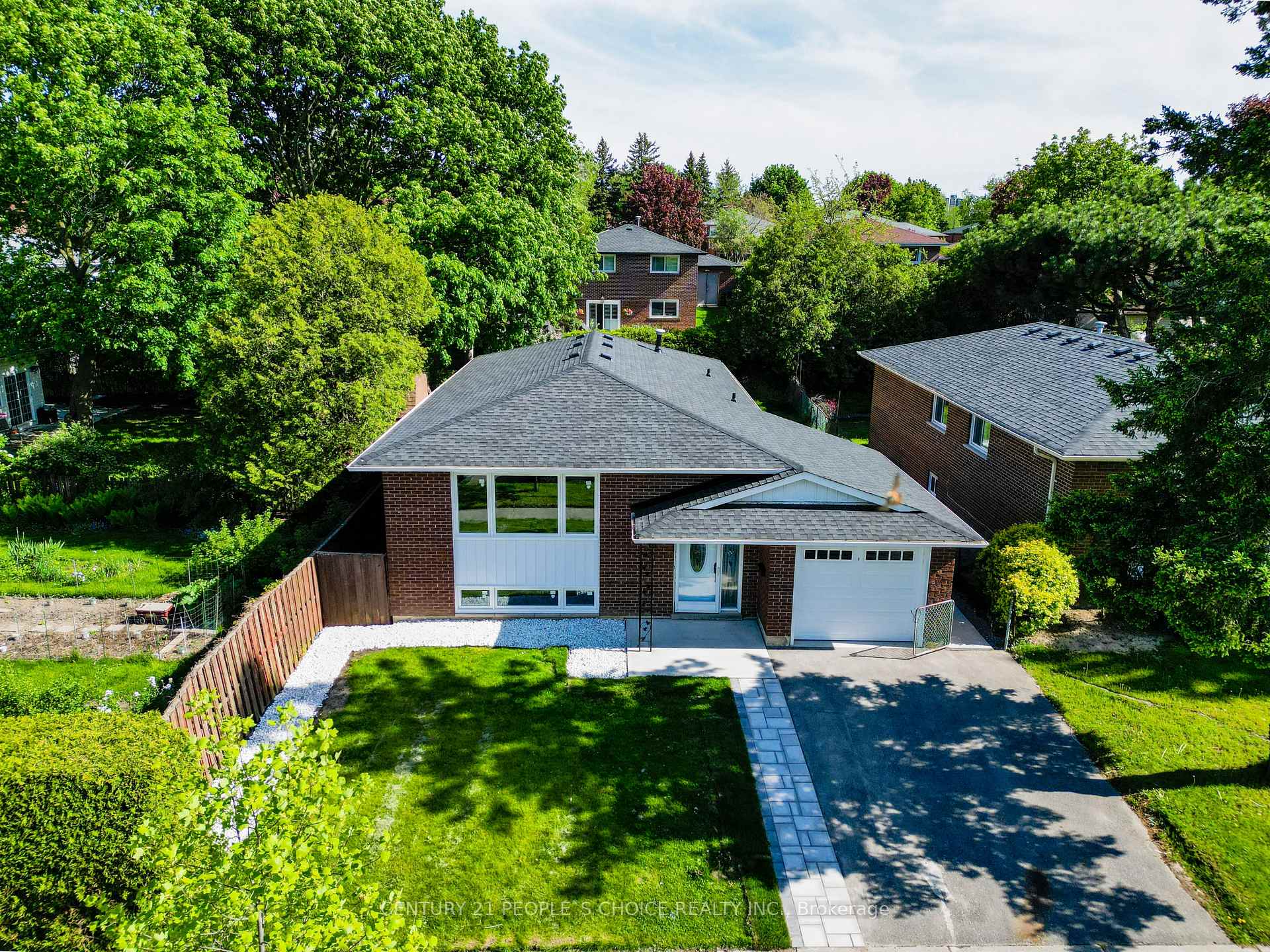 61 Marcella Street, Toronto E09 — photo 2 of 5