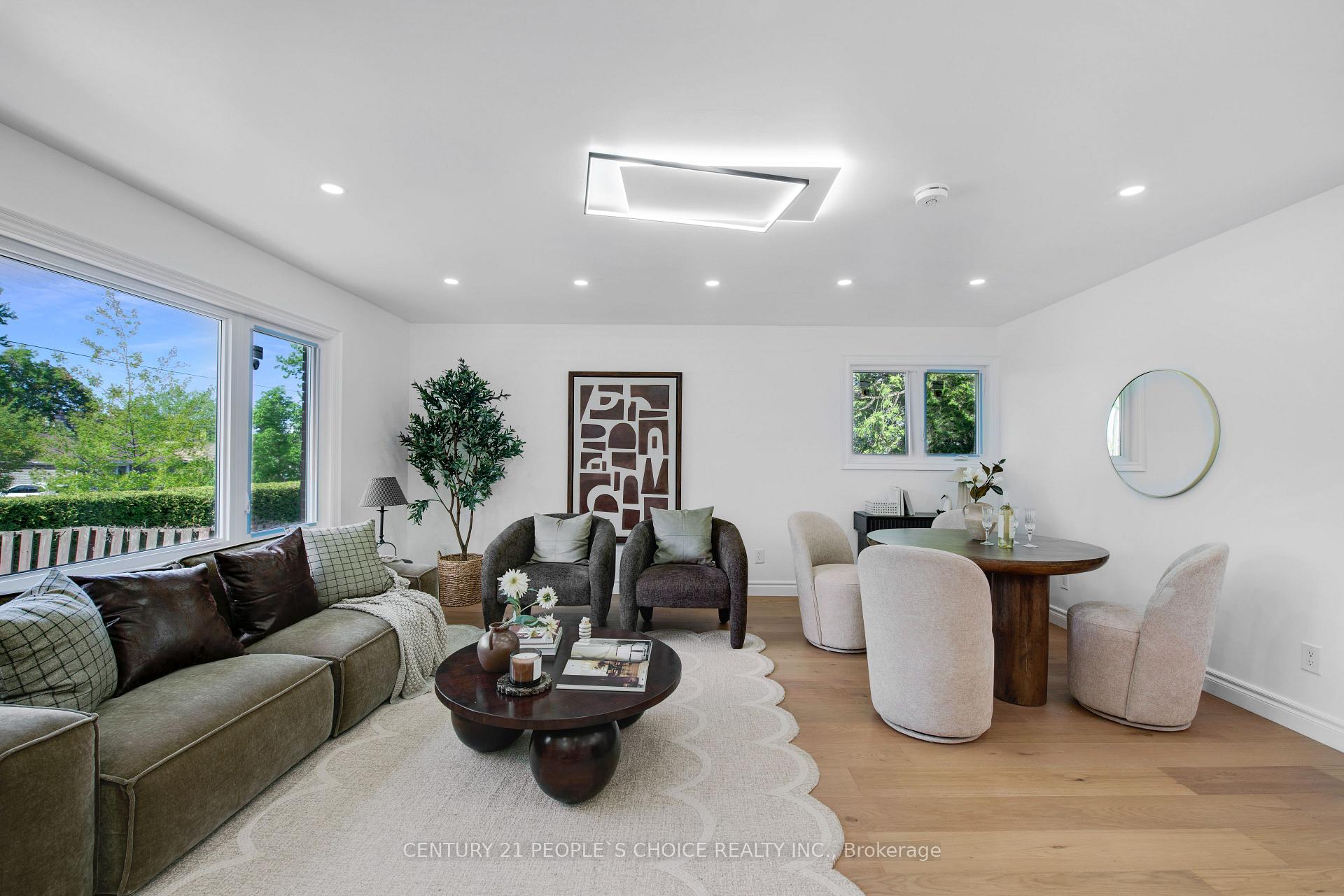 61 Marcella Street, Toronto E09 — photo 4 of 5