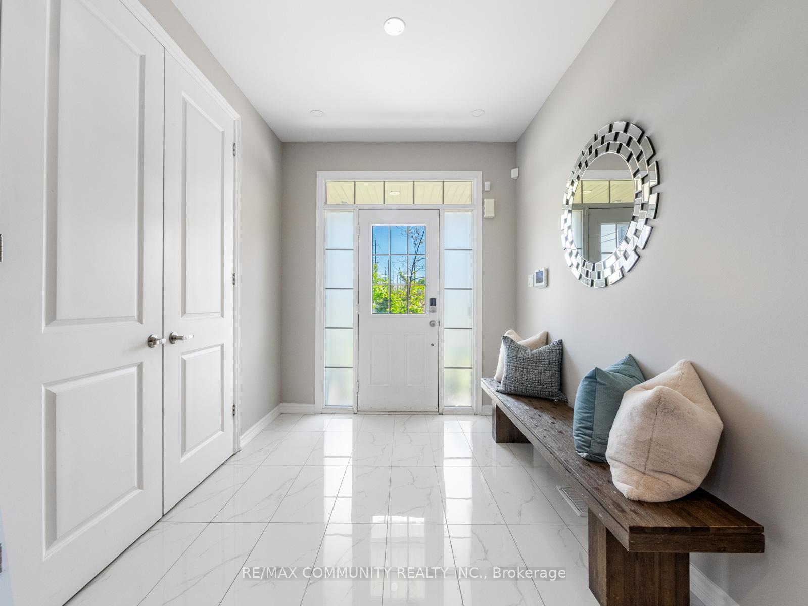 22 Coates Of Arms Lane, Ajax — photo 4 of 5