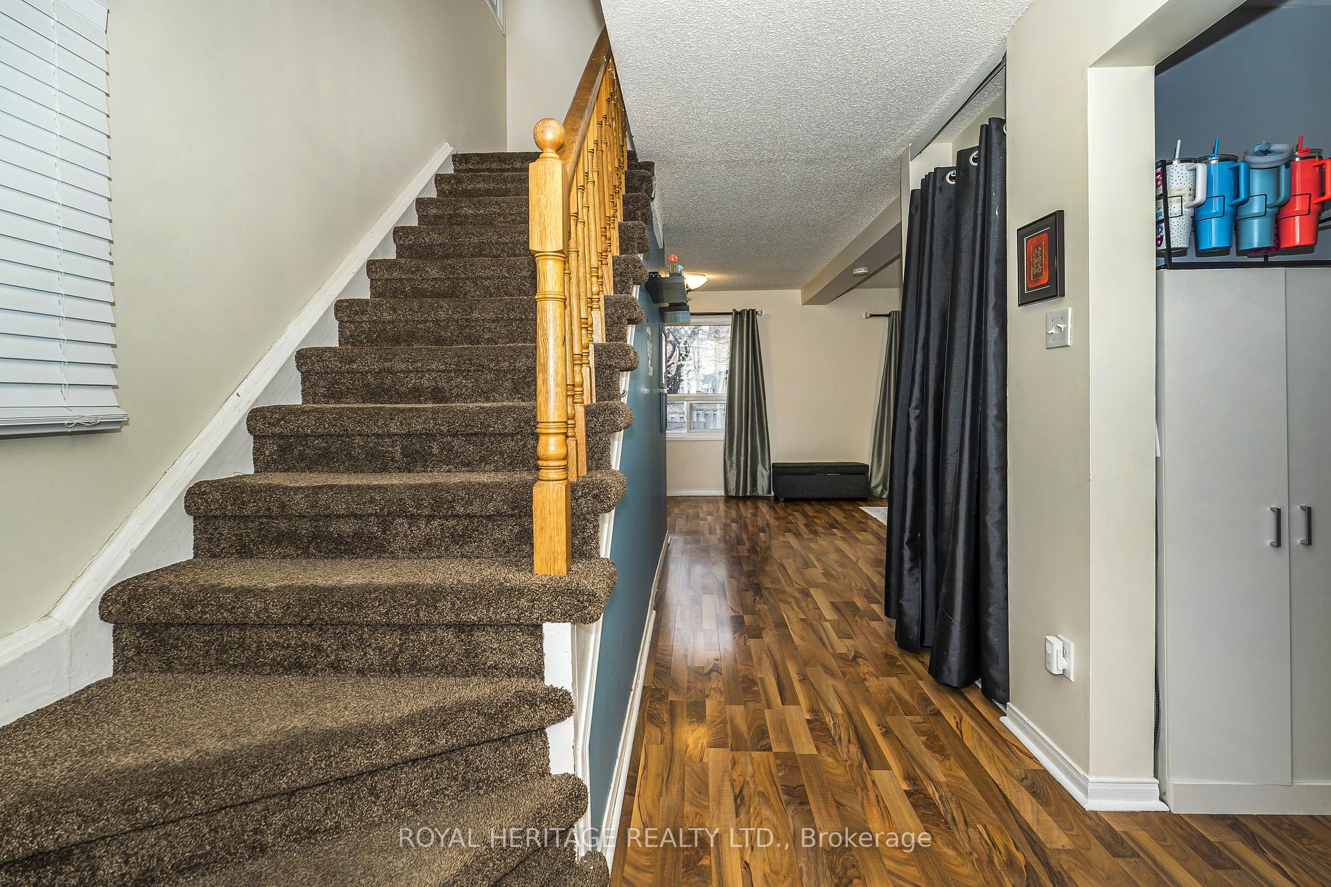 35 Hughes Crescent, Ajax — photo 4 of 5