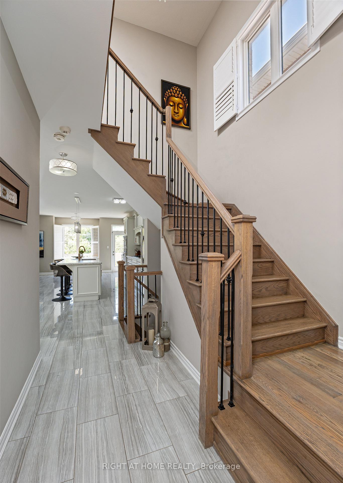 1056 Foxtail Crescent, Pickering — photo 5 of 5