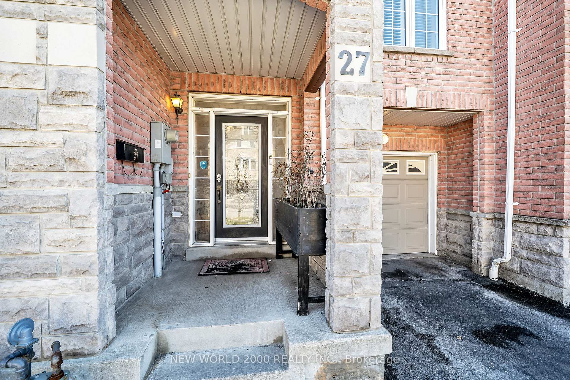 27 Stonewood Street, Ajax — photo 2 of 5