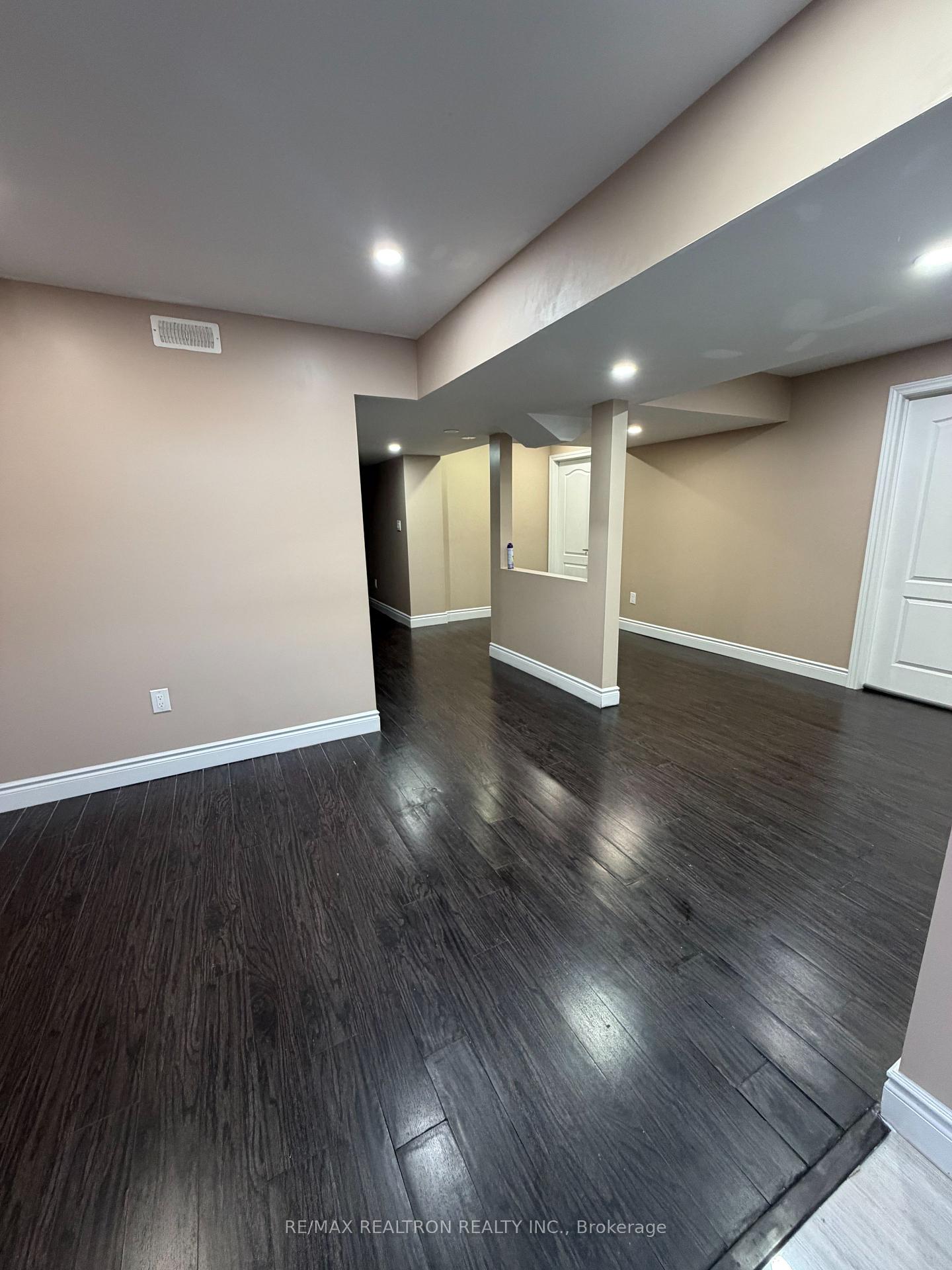 105 Stannardville Drive BSMT, Ajax — photo 2 of 5