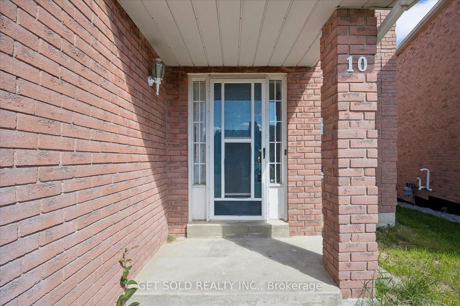 10 Howes Street, Ajax — photo 3 of 5