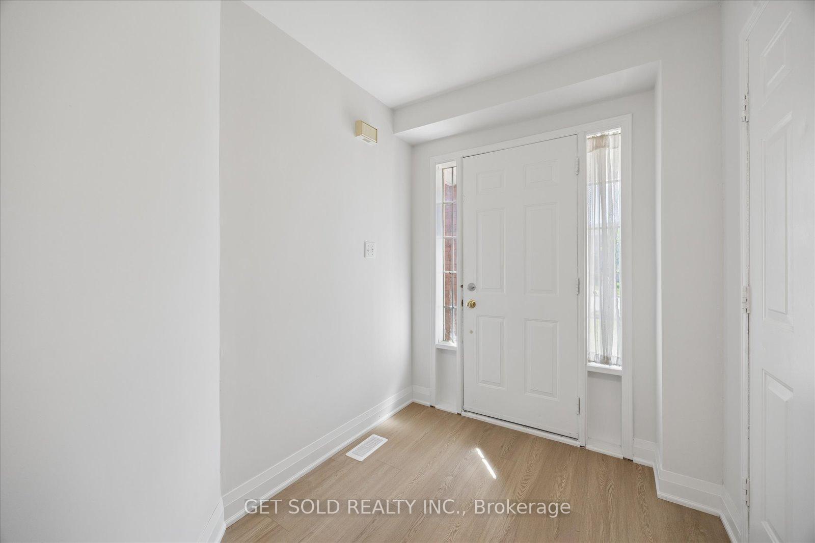 10 Howes Street, Ajax — photo 4 of 5