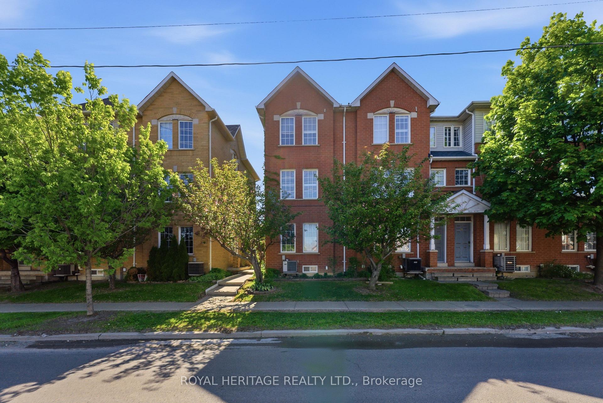 2758 Eglinton Avenue E 64, Toronto E08 — photo 2 of 5