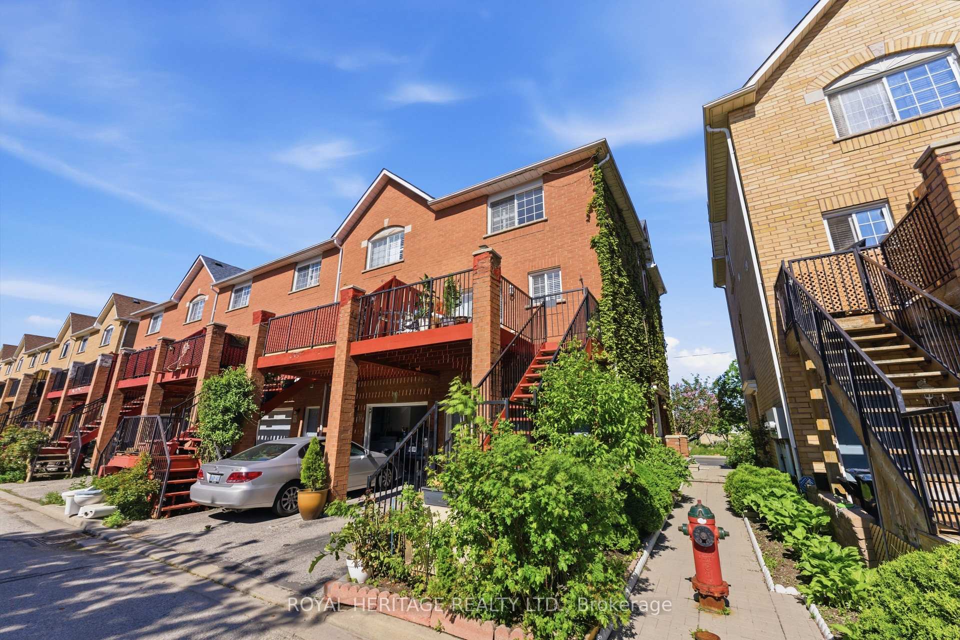 2758 Eglinton Avenue E 64, Toronto E08 — photo 3 of 5