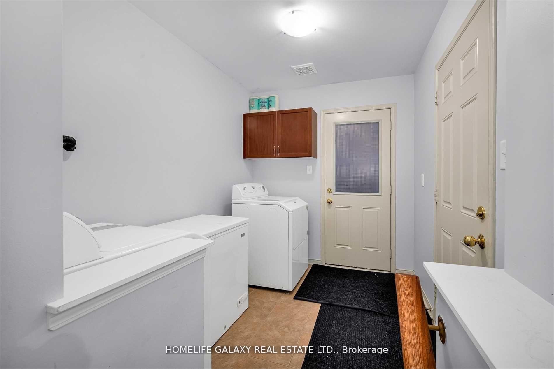 19 Warburton Drive Bsmnt, Ajax — photo 4 of 5