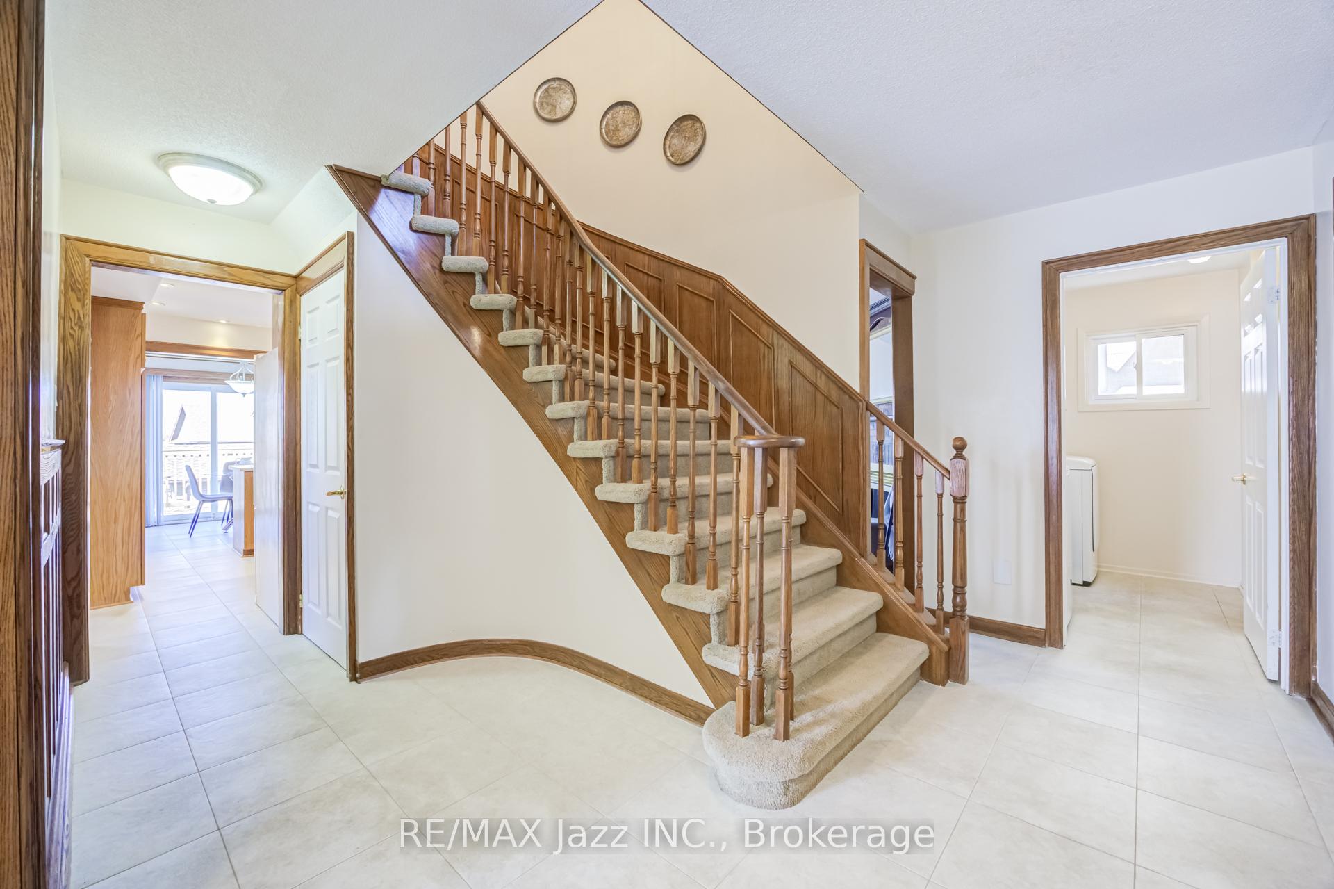2 Coomer Crescent, Ajax — photo 3 of 5