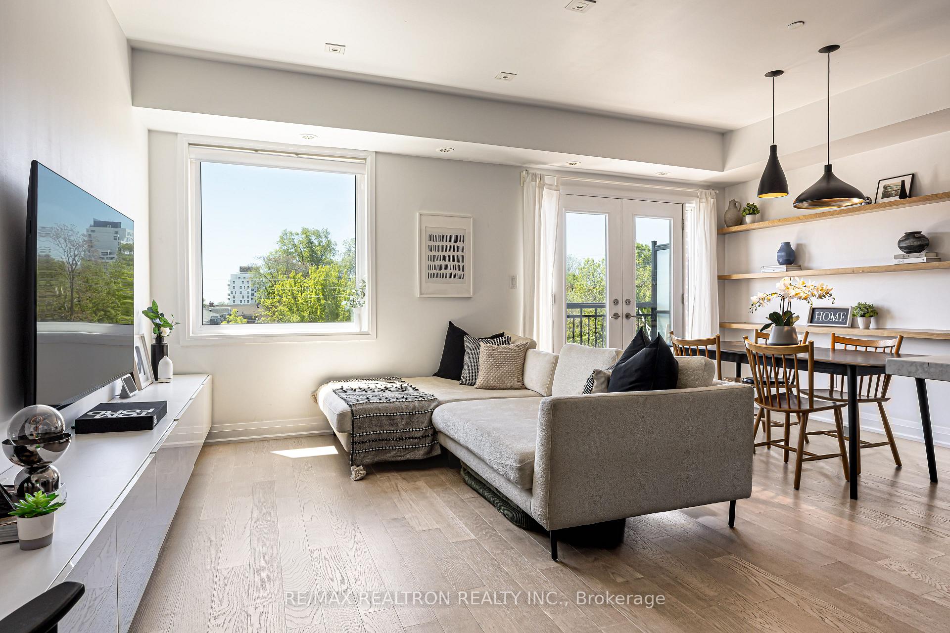 100 Coxwell Avenue TH7, Toronto E01 — photo 4 of 5