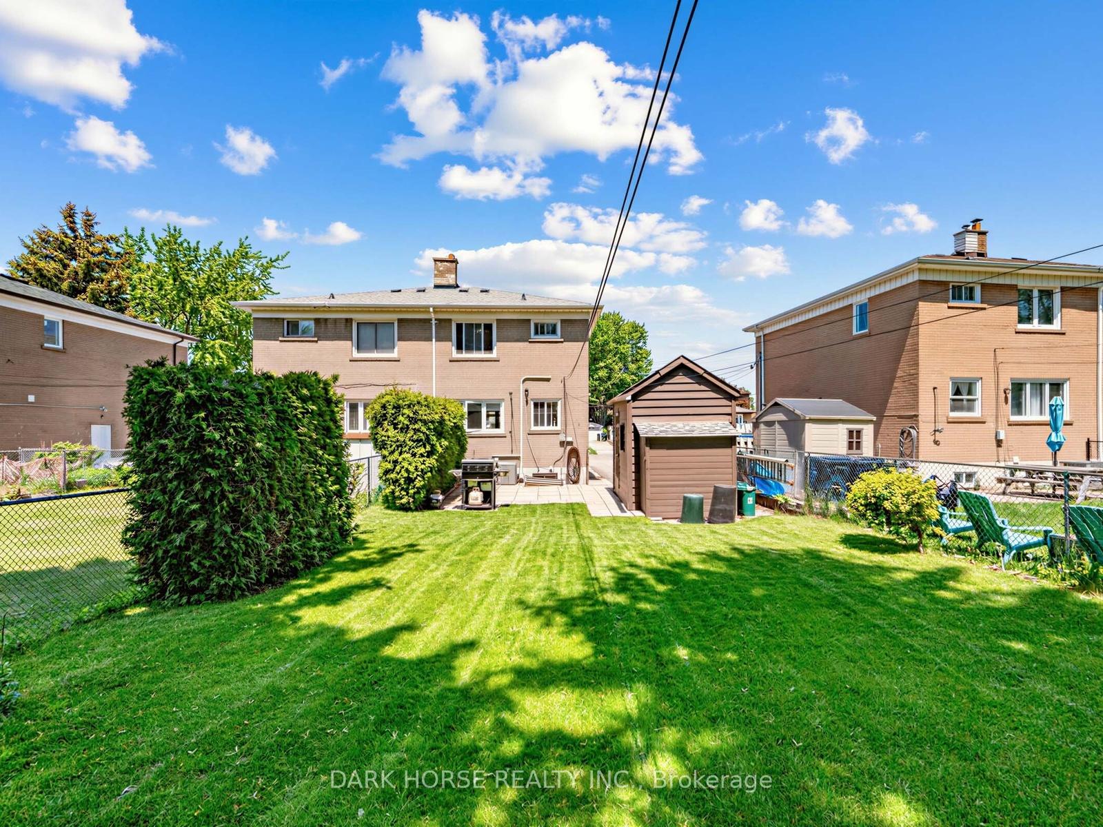 7 Medway Crescent, Toronto E09 — photo 4 of 5
