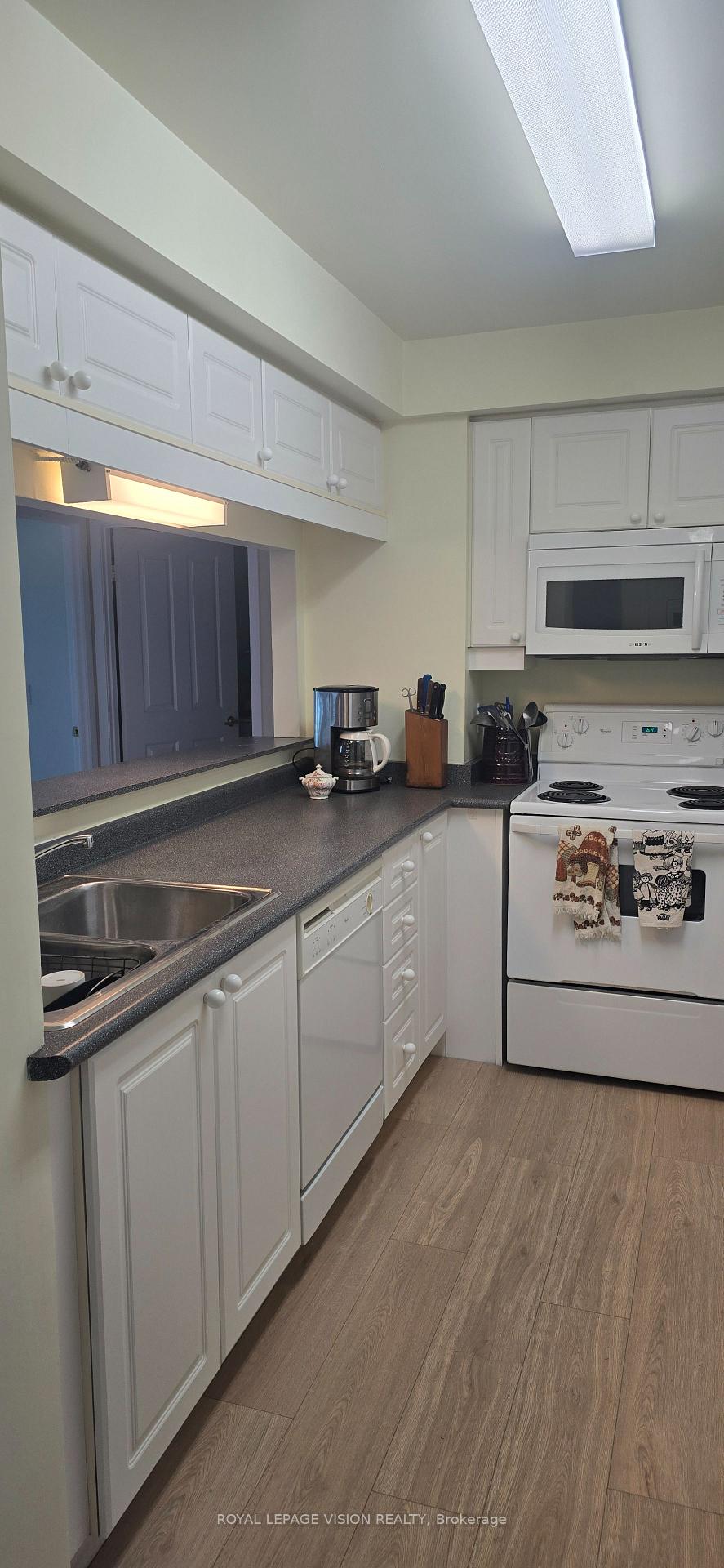 452 Scarborough Glf Club Road 504, Toronto E09 — photo 2 of 5