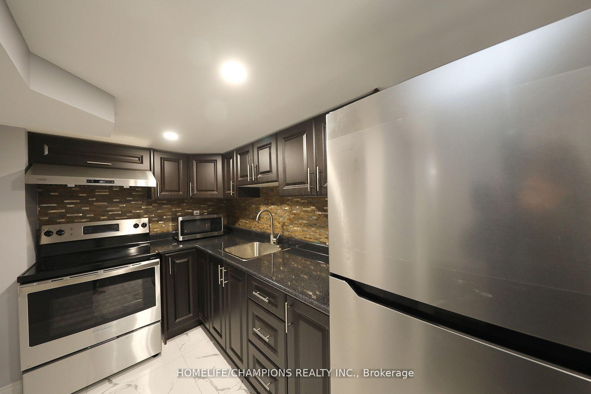 5 Bellotti Crescent, Ajax — photo 3 of 5