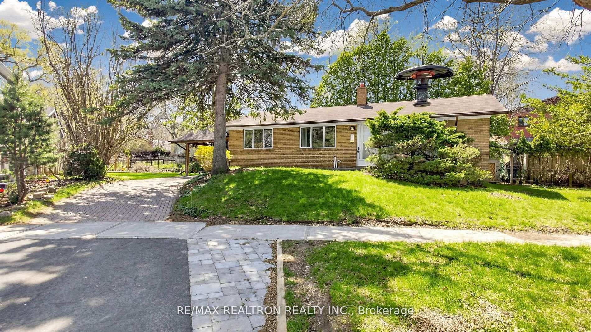 57 Copping Road, Toronto E09 — photo 3 of 5