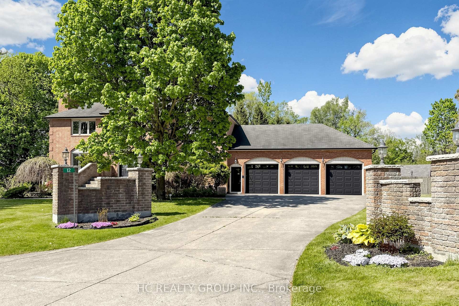 12 Bunting Court, Ajax — photo 2 of 5