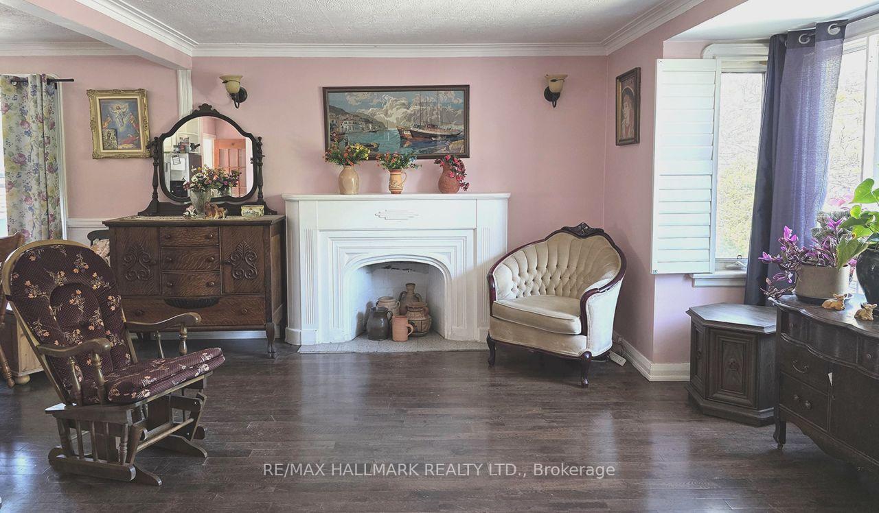 115 Lankin Boulevard, Toronto E03 — photo 3 of 5