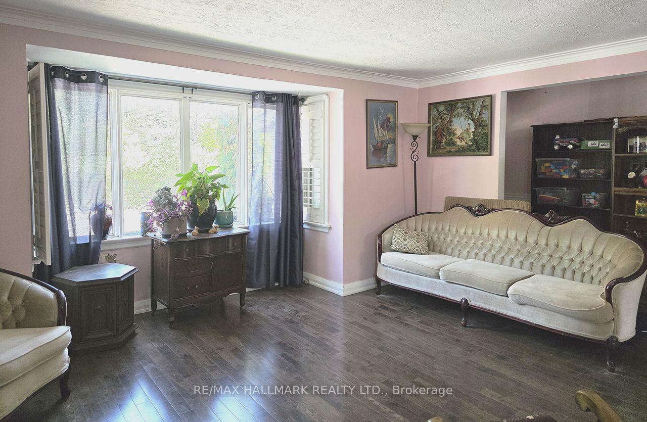 115 Lankin Boulevard, Toronto E03 — photo 4 of 5