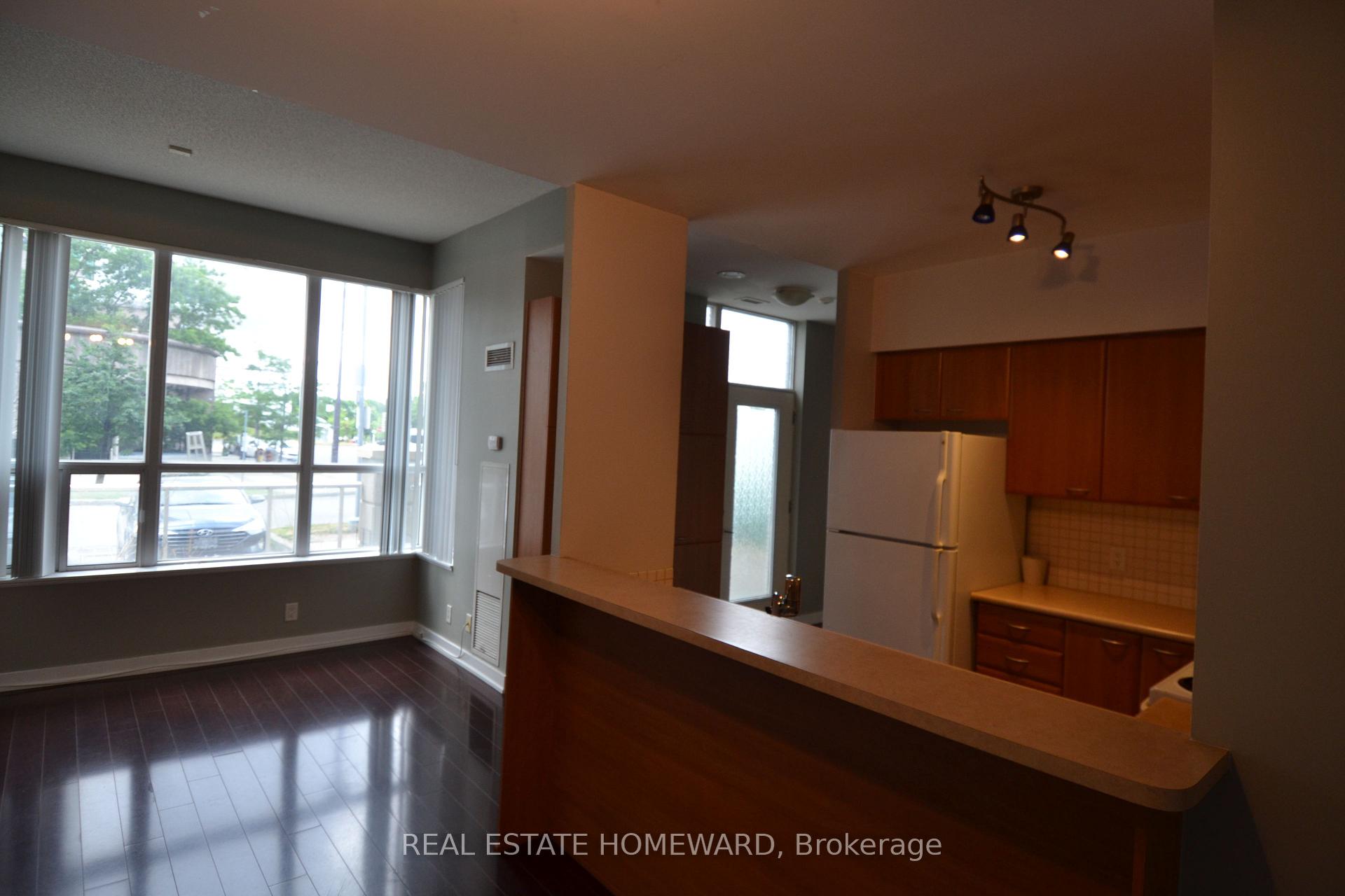 38 Lee Centre Drive 126, Toronto E09 — photo 3 of 5