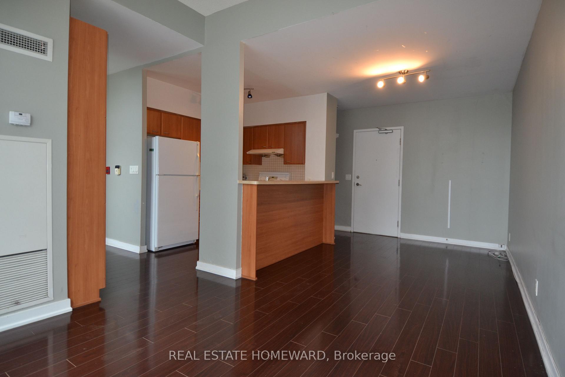 38 Lee Centre Drive 126, Toronto E09 — photo 4 of 5