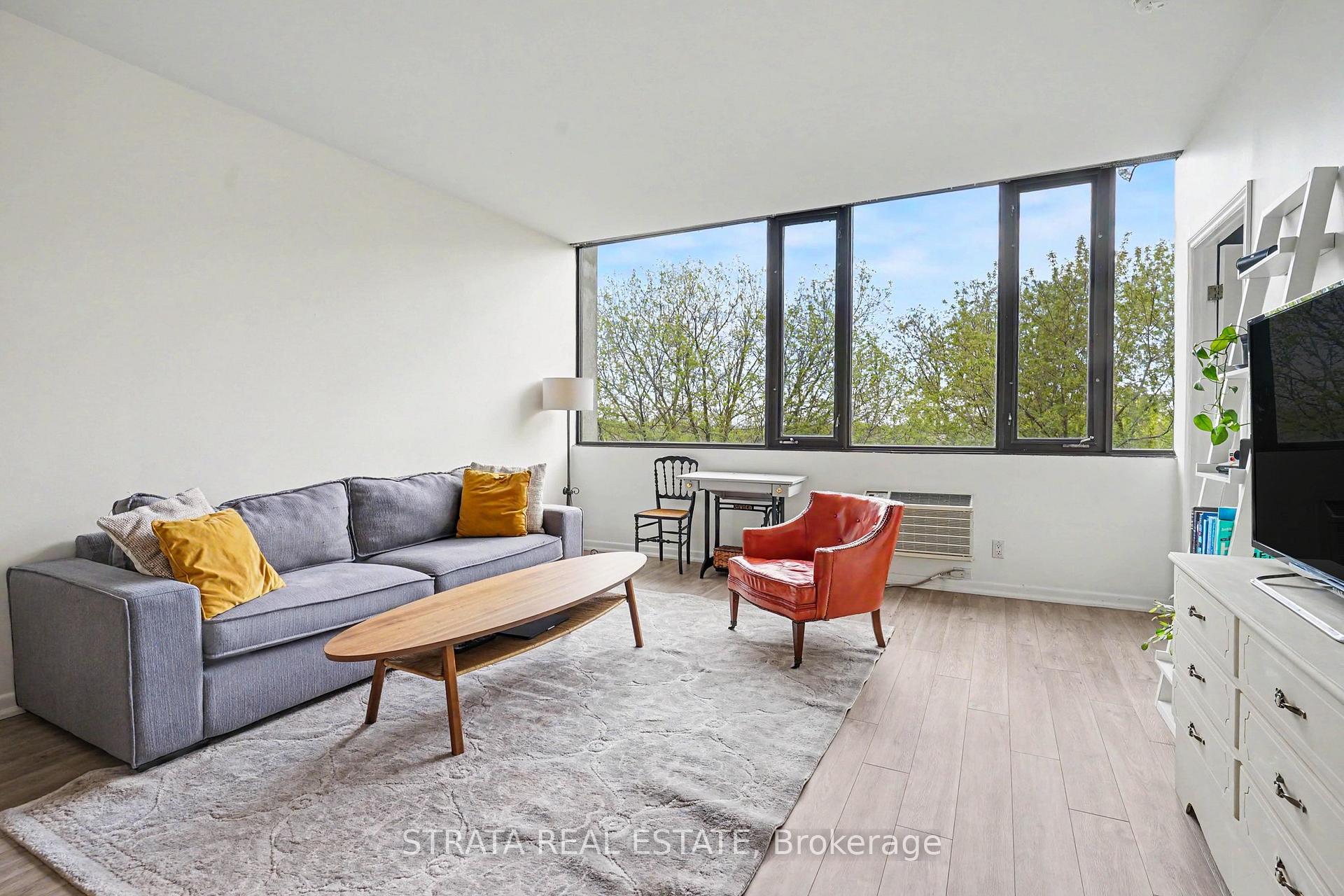 300 Coxwell Avenue 406, Toronto E01 — photo 2 of 5