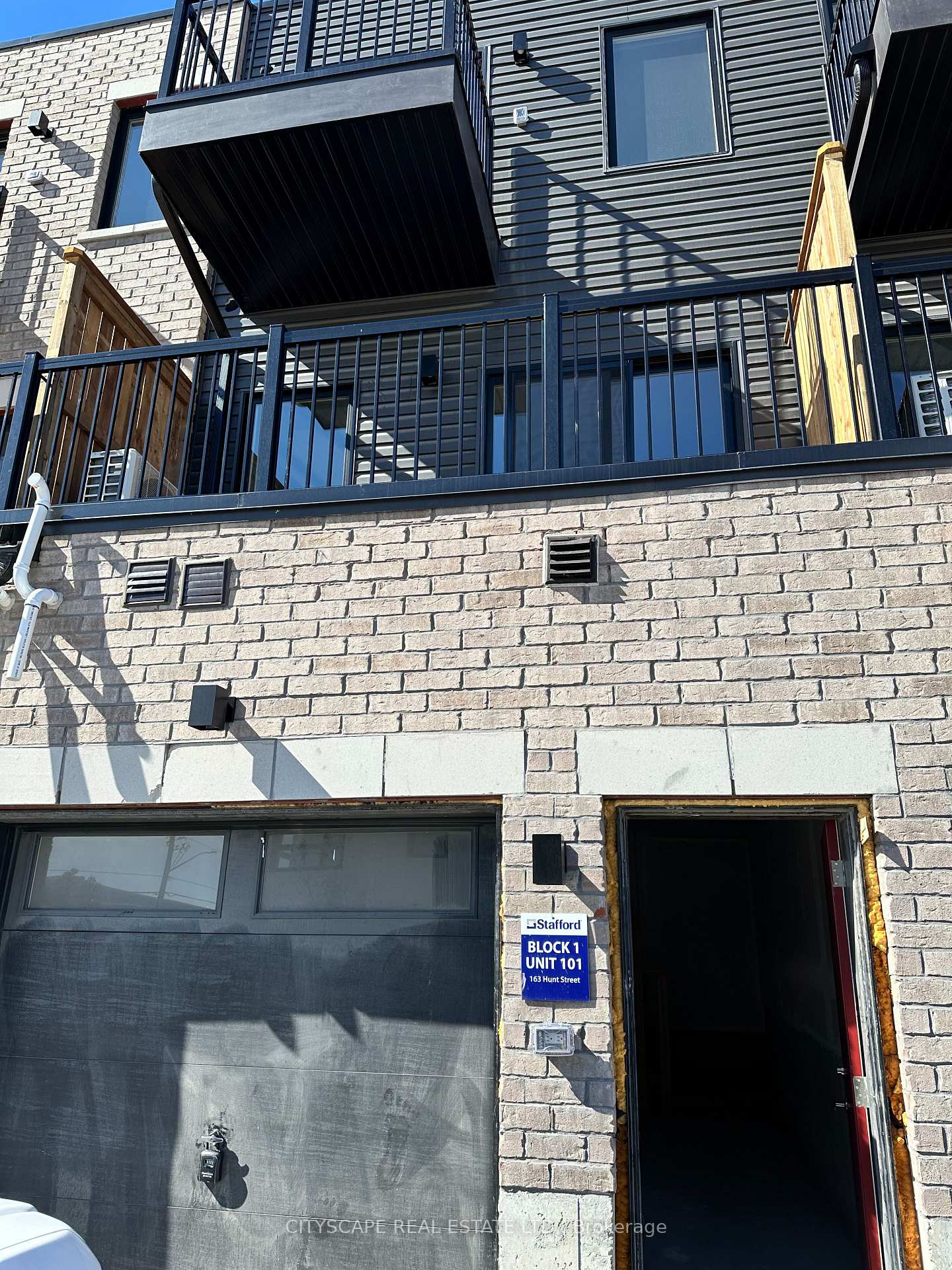 163 Hunt Street N 101, Ajax, ON L1S 7M3 — Ajax, Ontario