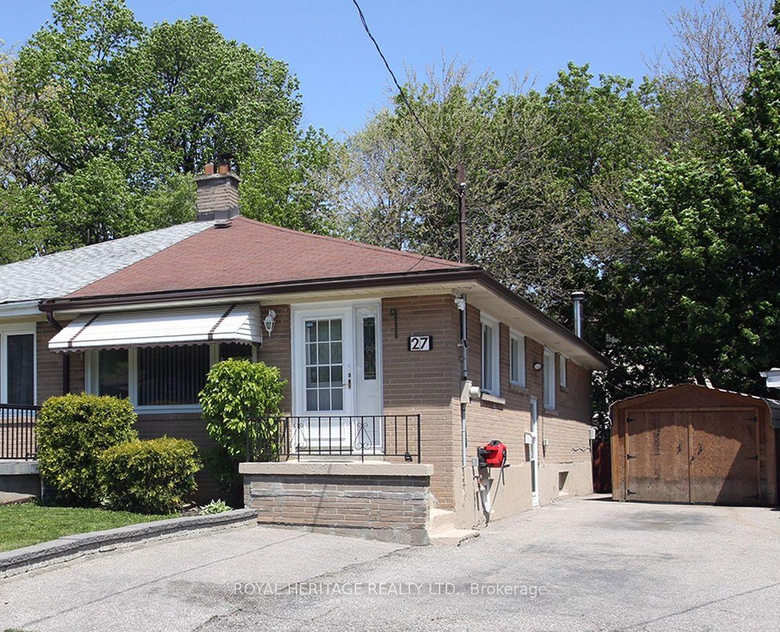 27 Medway Crescent, Toronto E09 — photo 2 of 5