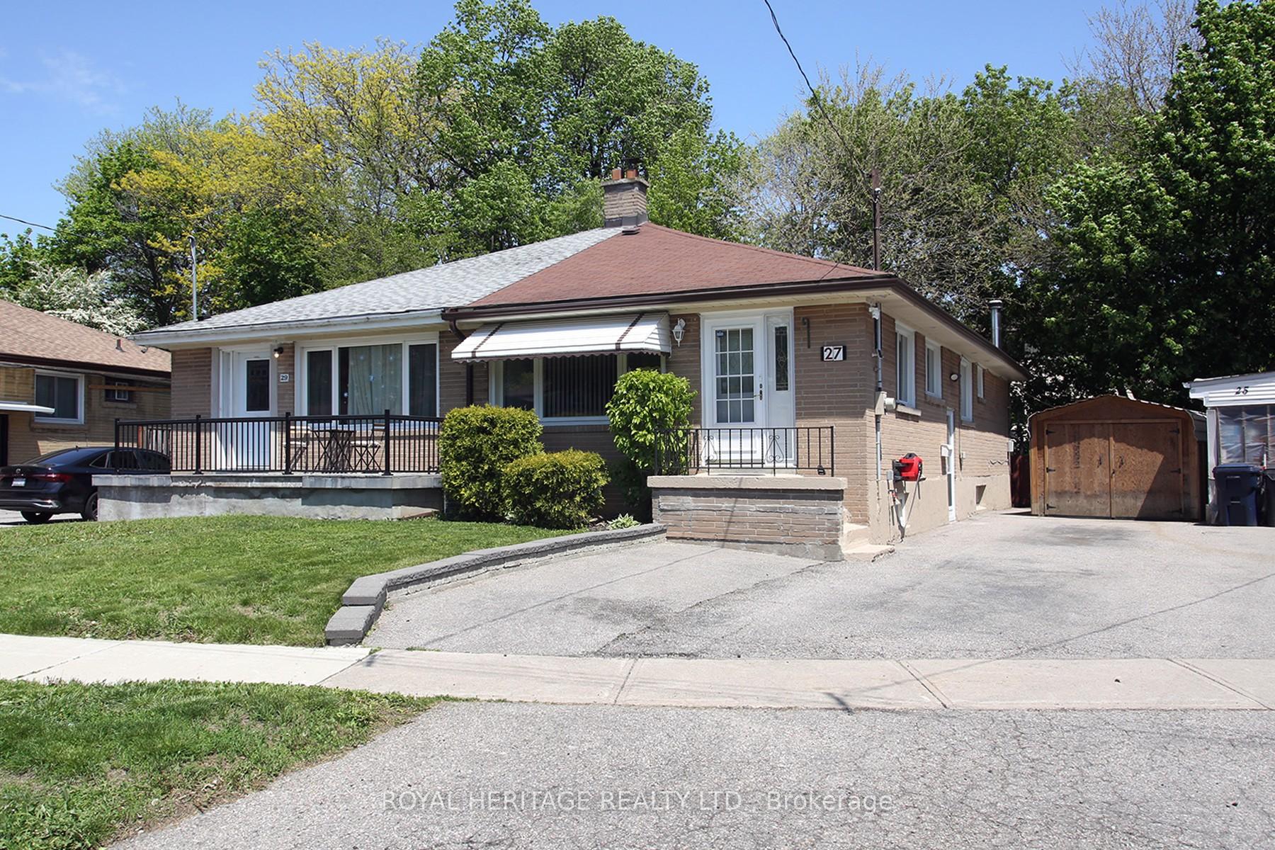 27 Medway Crescent, Toronto E09 — photo 4 of 5