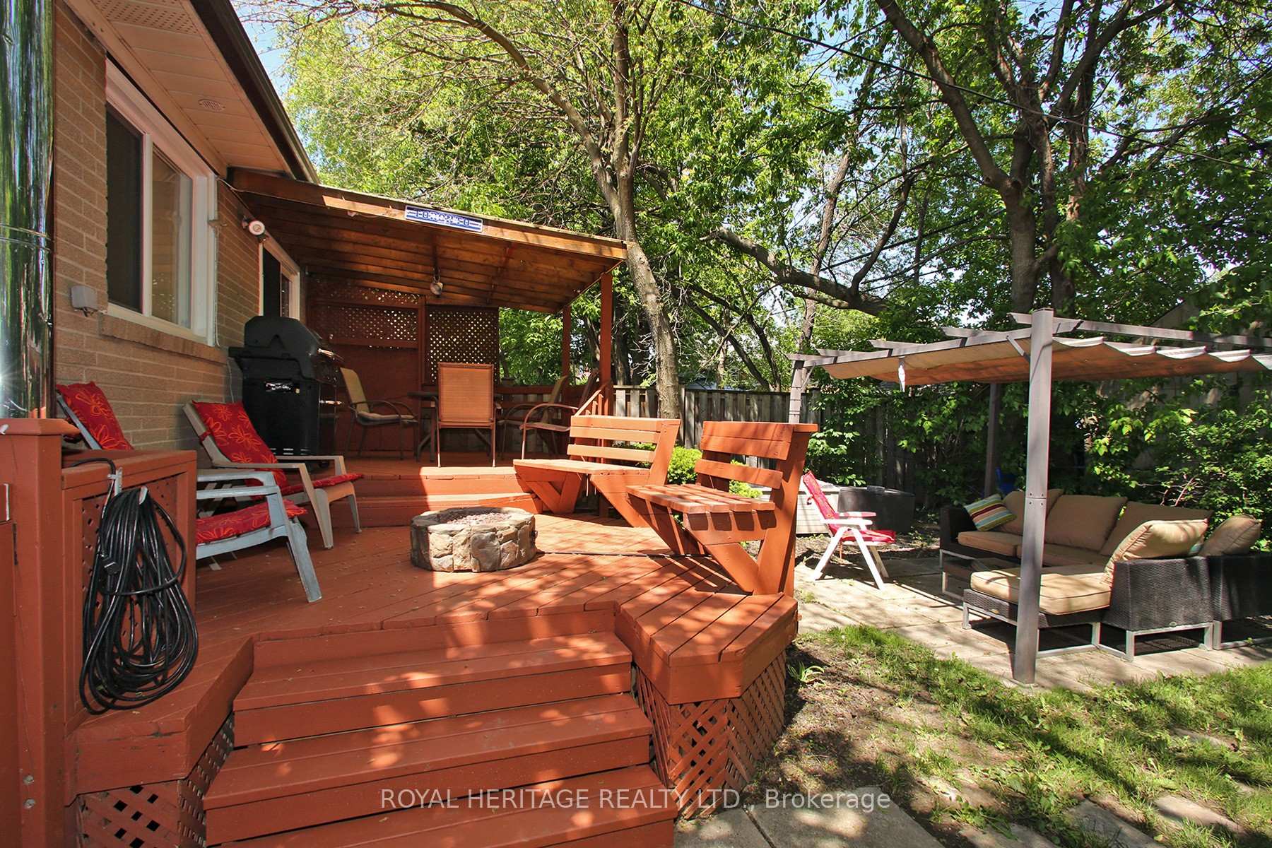 27 Medway Crescent, Toronto E09 — photo 5 of 5