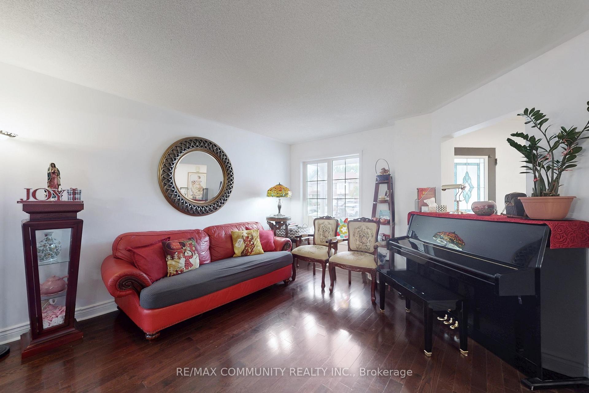 71 Hibbard Drive, Ajax — photo 3 of 5