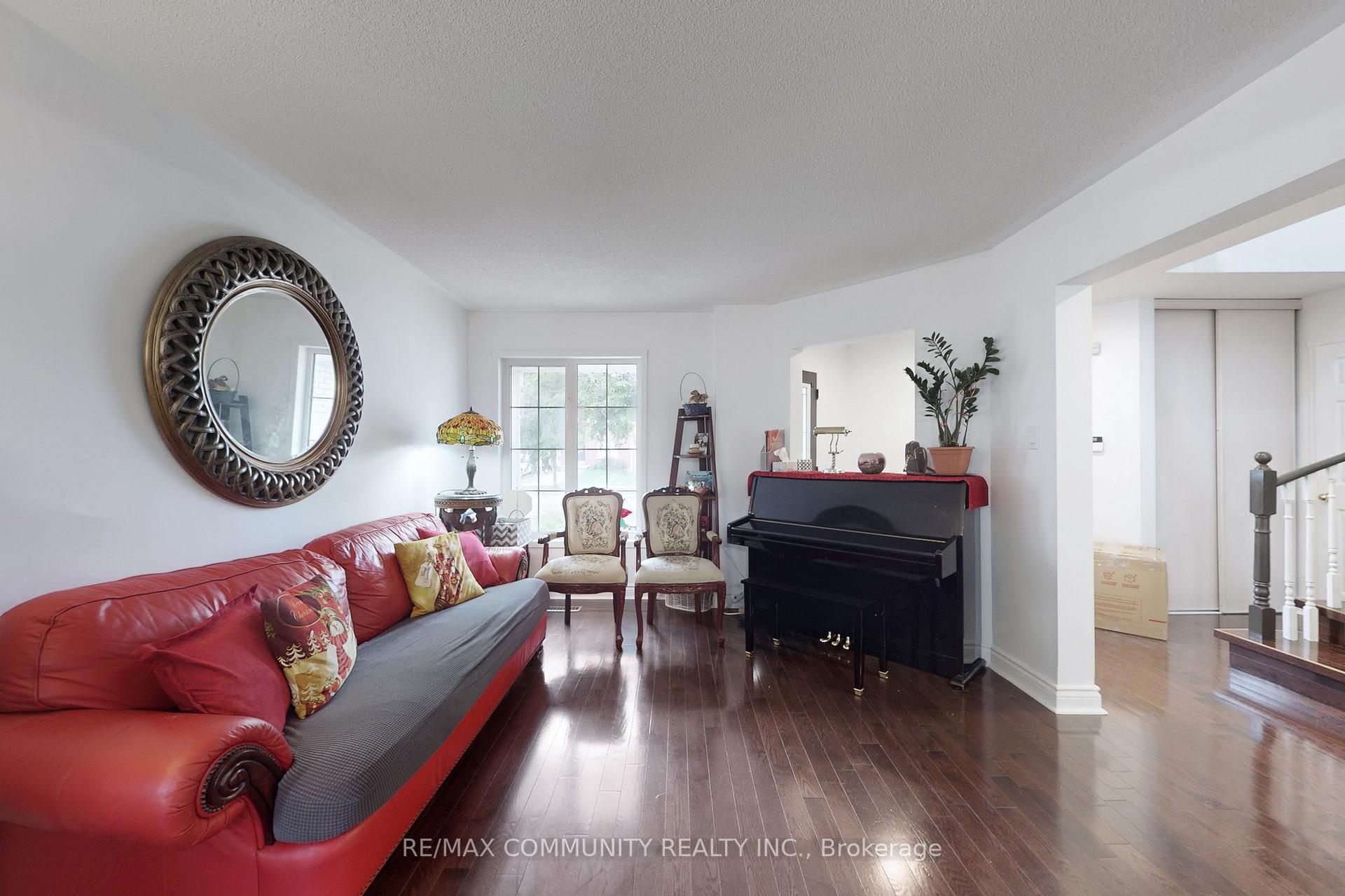 71 Hibbard Drive, Ajax — photo 4 of 5
