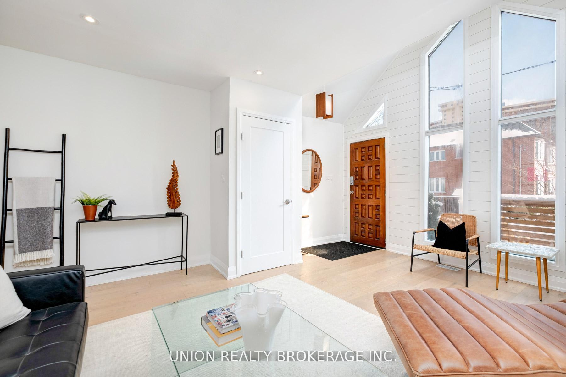 8 Bryant Avenue, Toronto E03 — photo 2 of 5