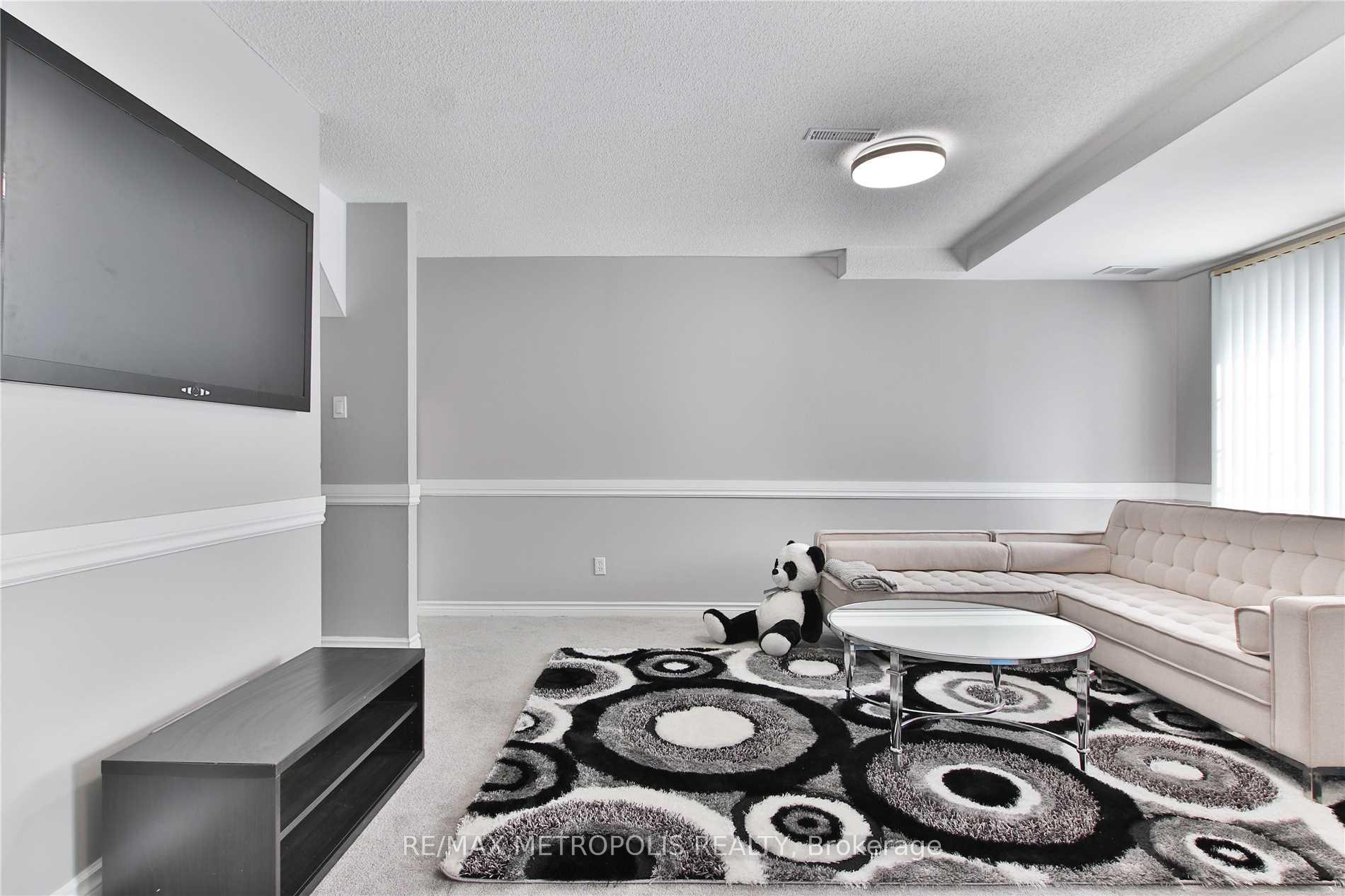 17 Clover Ridge Drive W 1, Ajax — photo 4 of 5