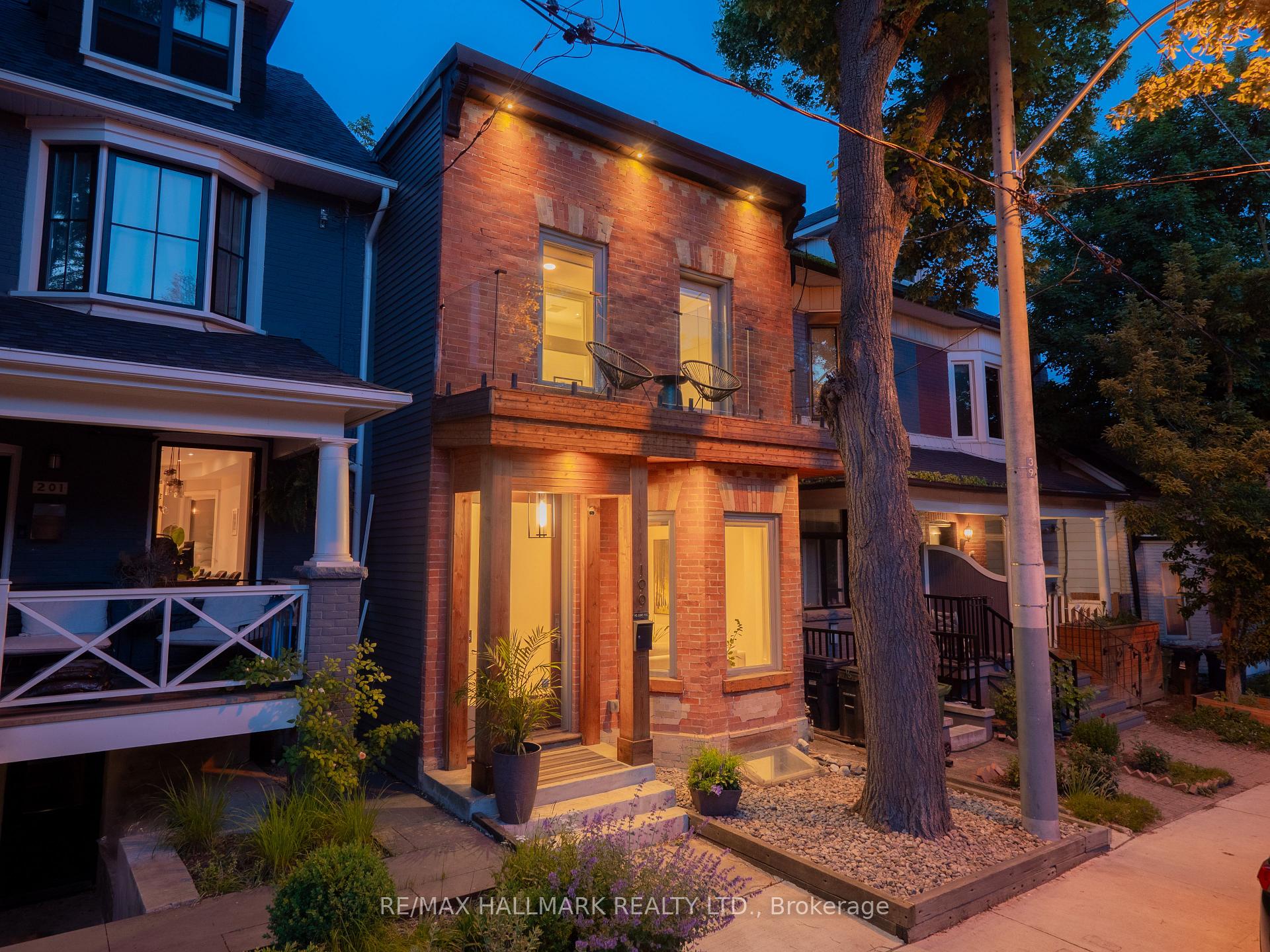199 Boulton Avenue, Toronto E01 — photo 2 of 5