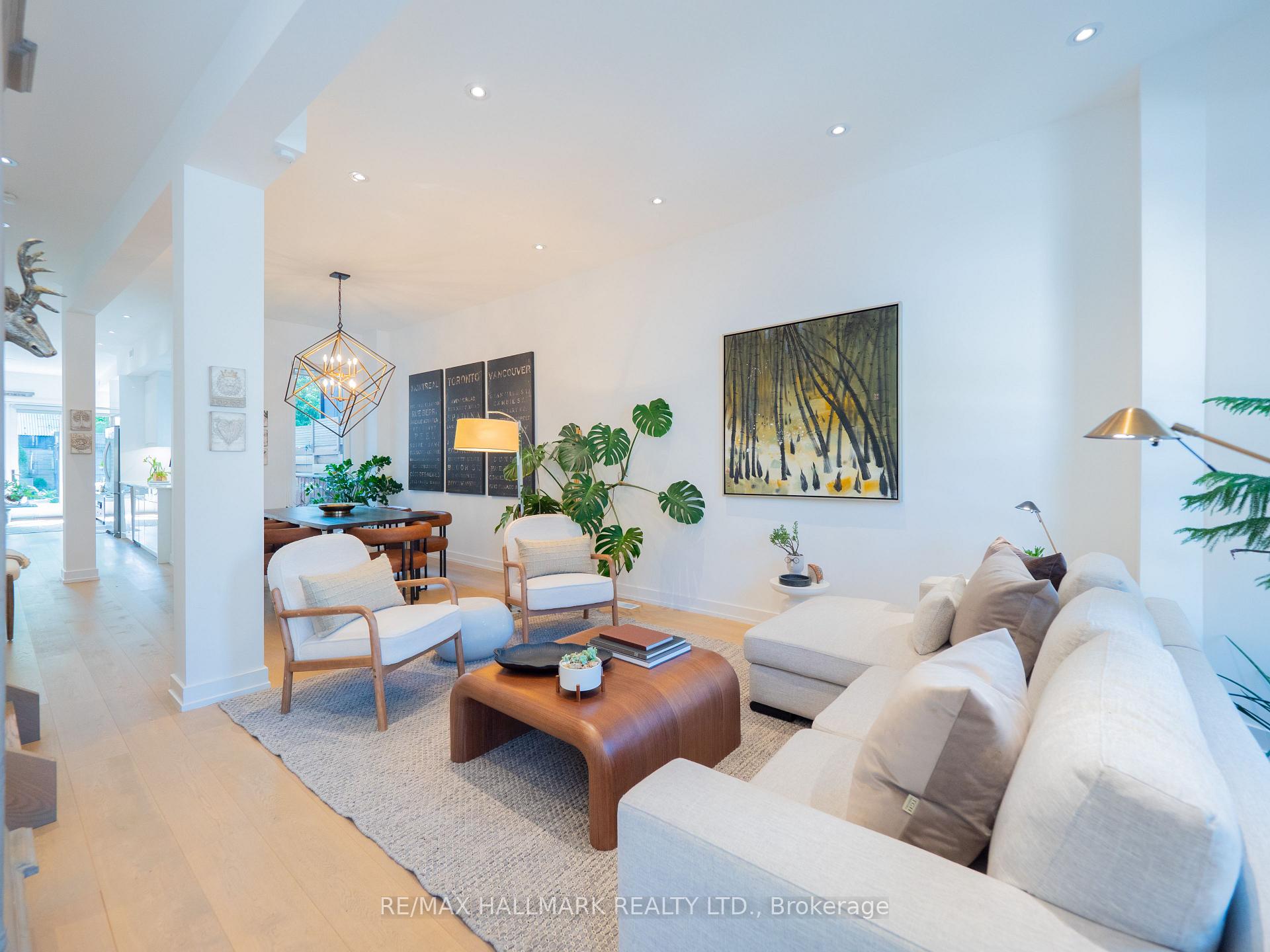 199 Boulton Avenue, Toronto E01 — photo 3 of 5