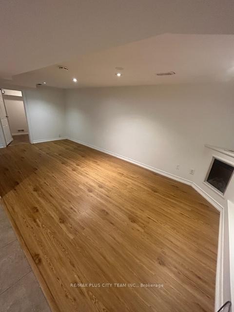 686 Sammon Avenue BSMT, Toronto E03 — photo 3 of 5