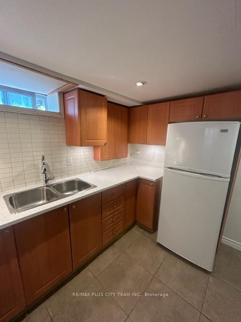 686 Sammon Avenue BSMT, Toronto E03 — photo 5 of 5