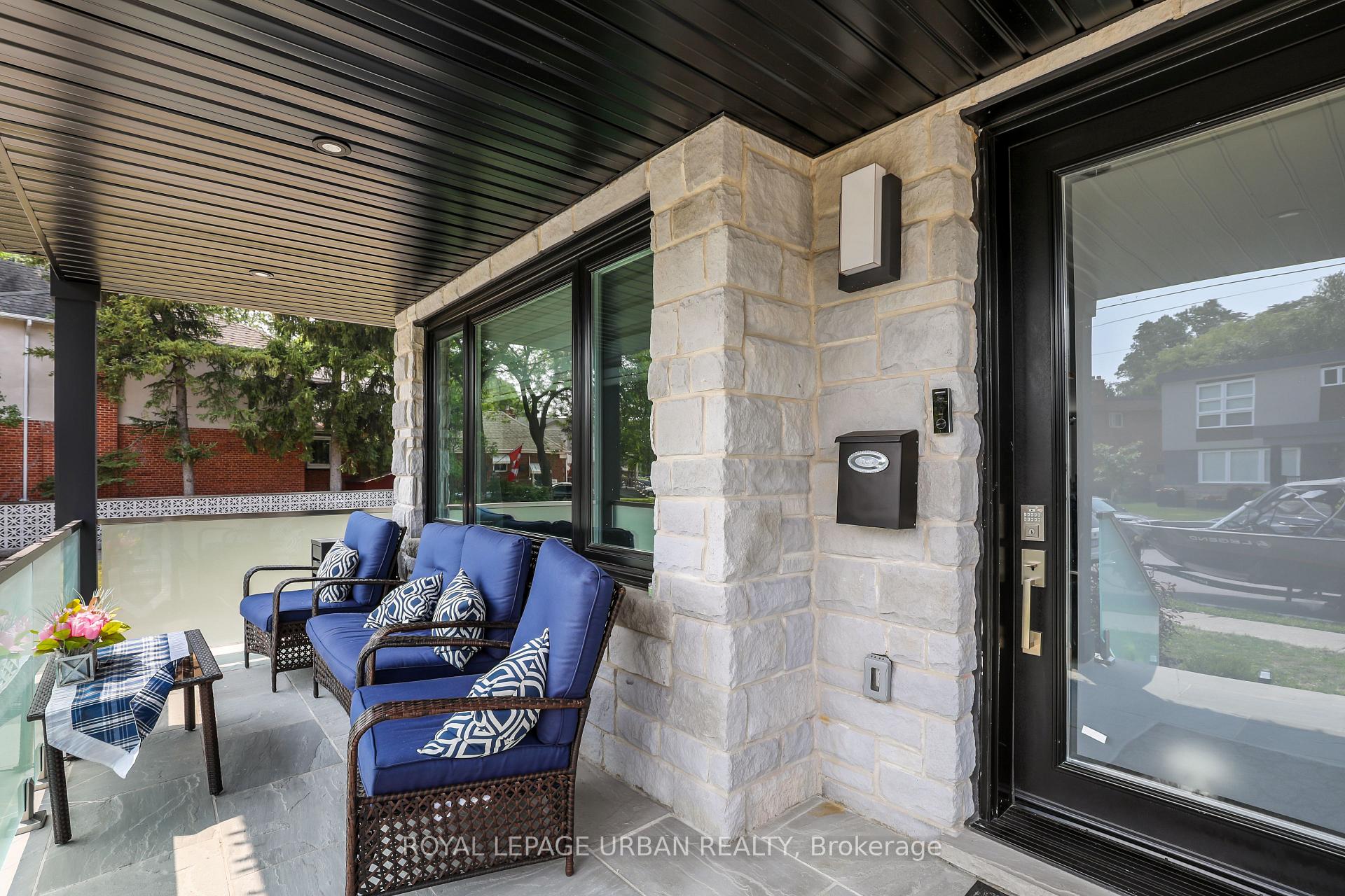 182 Parkview Hill Crescent, Toronto E03 — photo 3 of 5