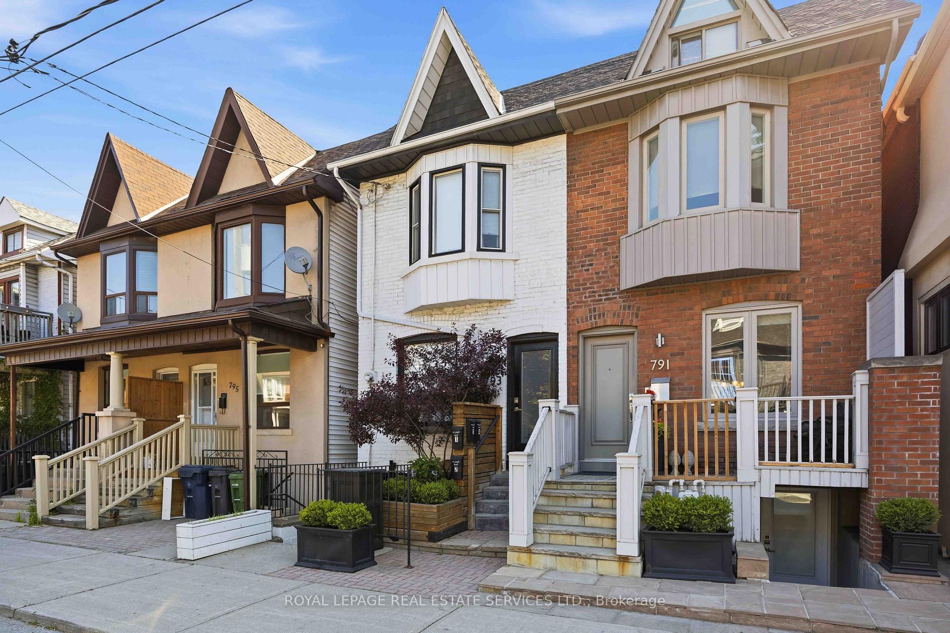 793 Pape Avenue 4, Toronto E03 — photo 2 of 5