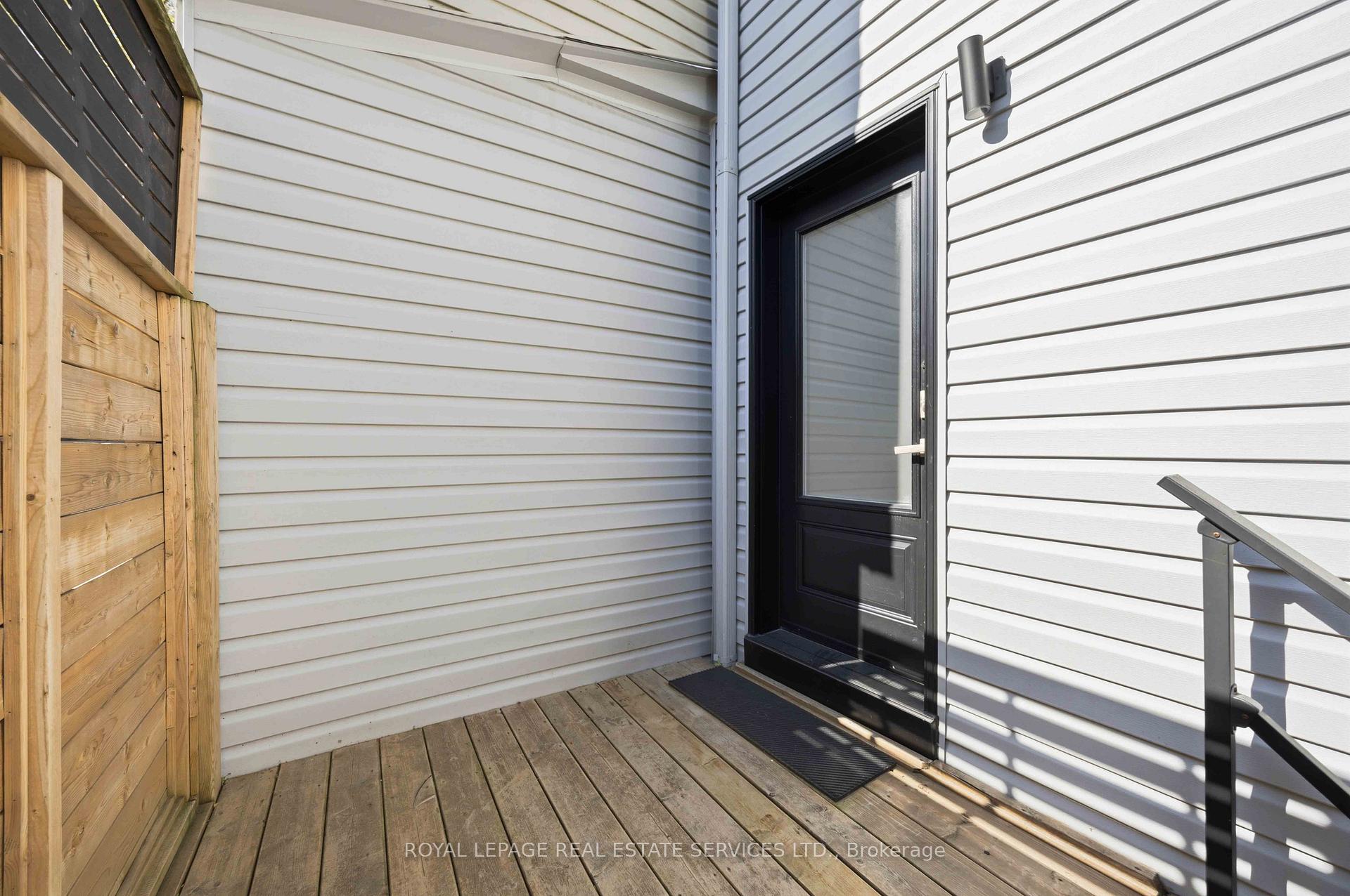 793 Pape Avenue 4, Toronto E03 — photo 4 of 5