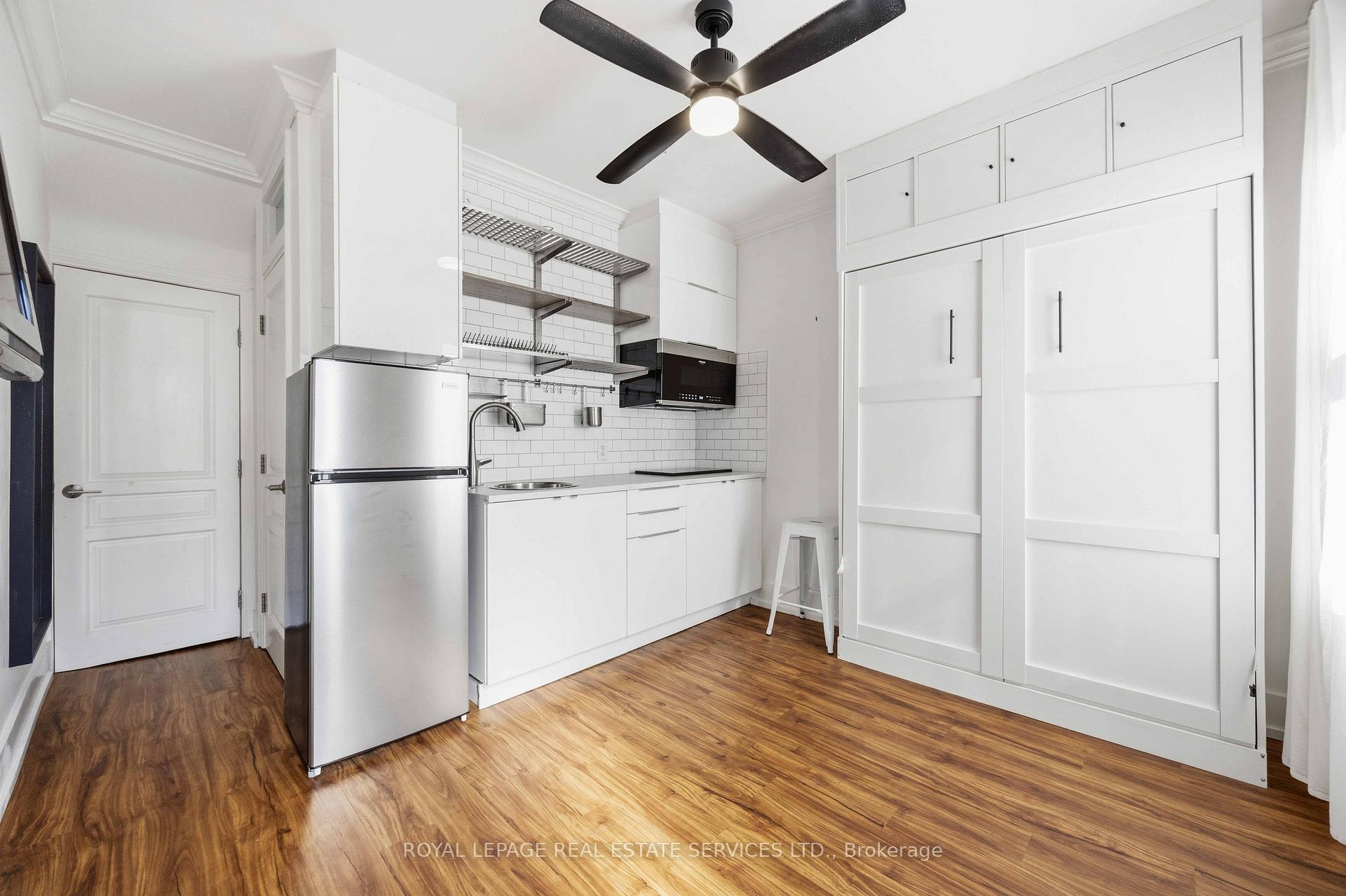 793 Pape Avenue 4, Toronto E03 — photo 5 of 5